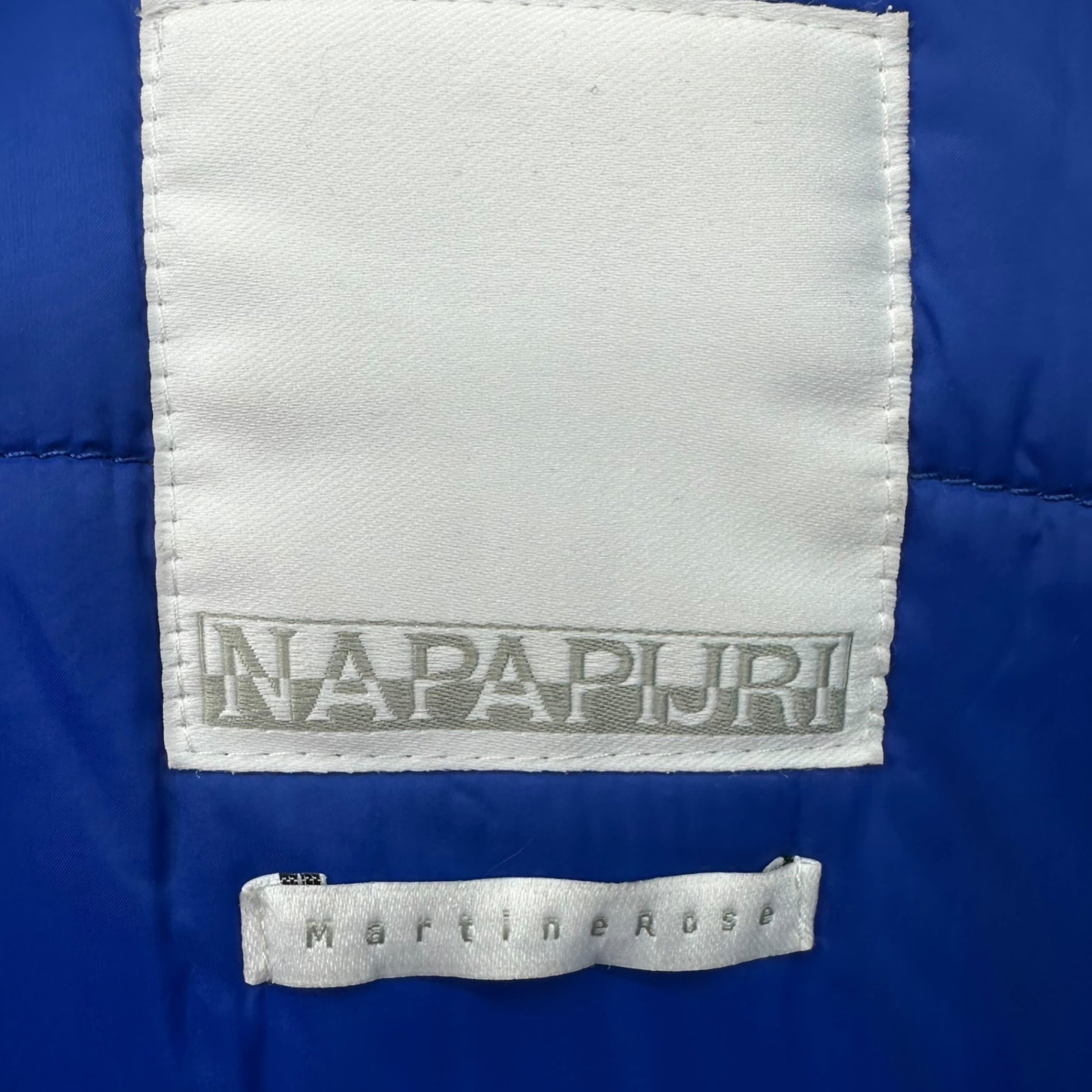 MARTINE ROSE×NAPAPIJRI(マーティン・ローズ×ナパピリ) 20AW double name hooded down jacket/フーデットダウンジャケット NP0A4EVO S ブルー