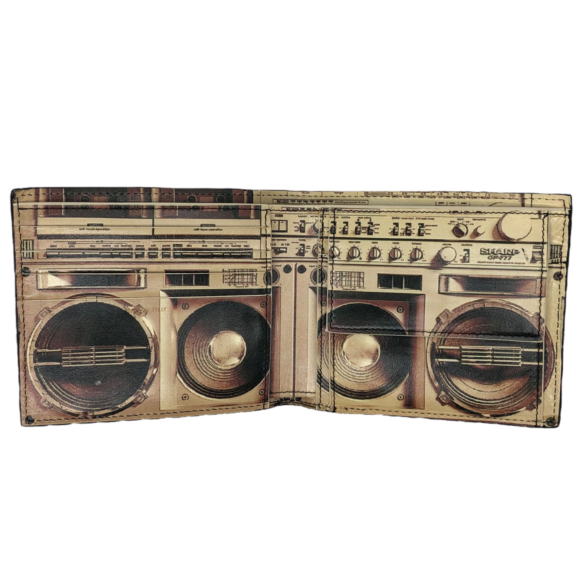 PAUL SMITH(ポールスミス) ”SHAPR GF-777” Boombox graphic bifold walle ラジカセ グラフィック 2つ折り 財布 ARPC 4832 W777 ブラック コンパクト ウォレット