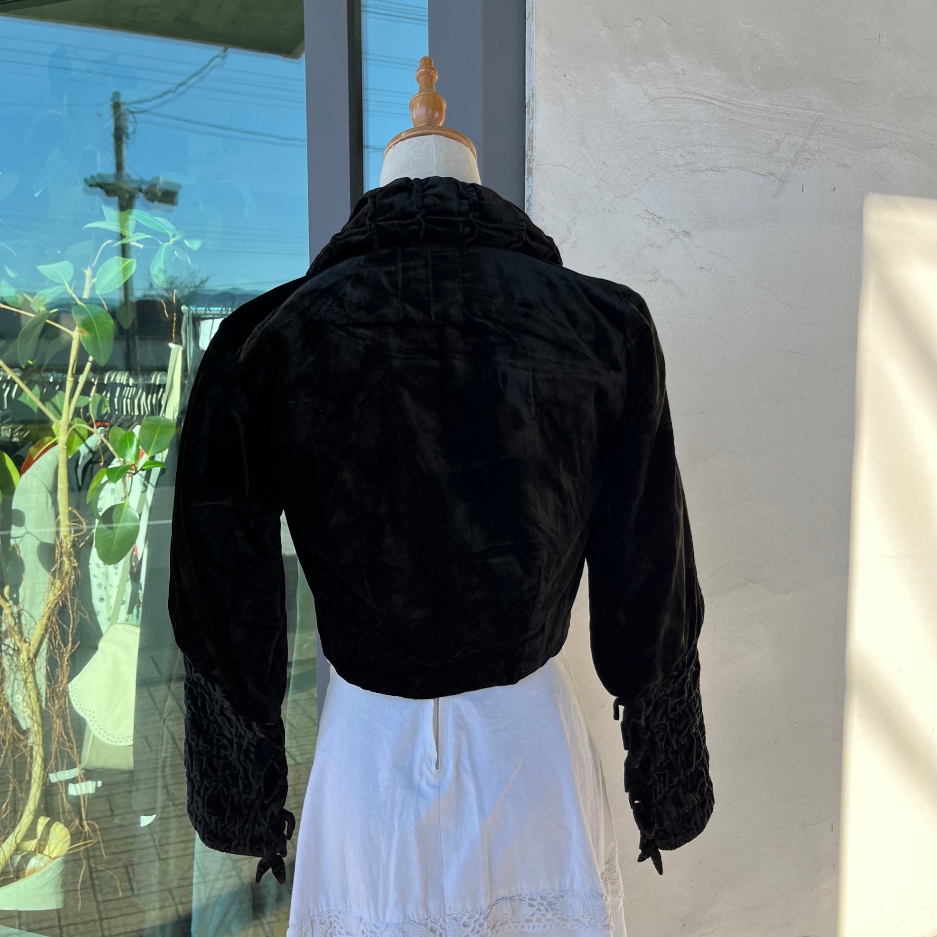 Euro Vintage(ヨーロッパヴィンテージ) Hida_00'~20's classic short velvet jacket/クラシカルショートベルベットジャケット 表記なし(Mサイズ程度) ブラック