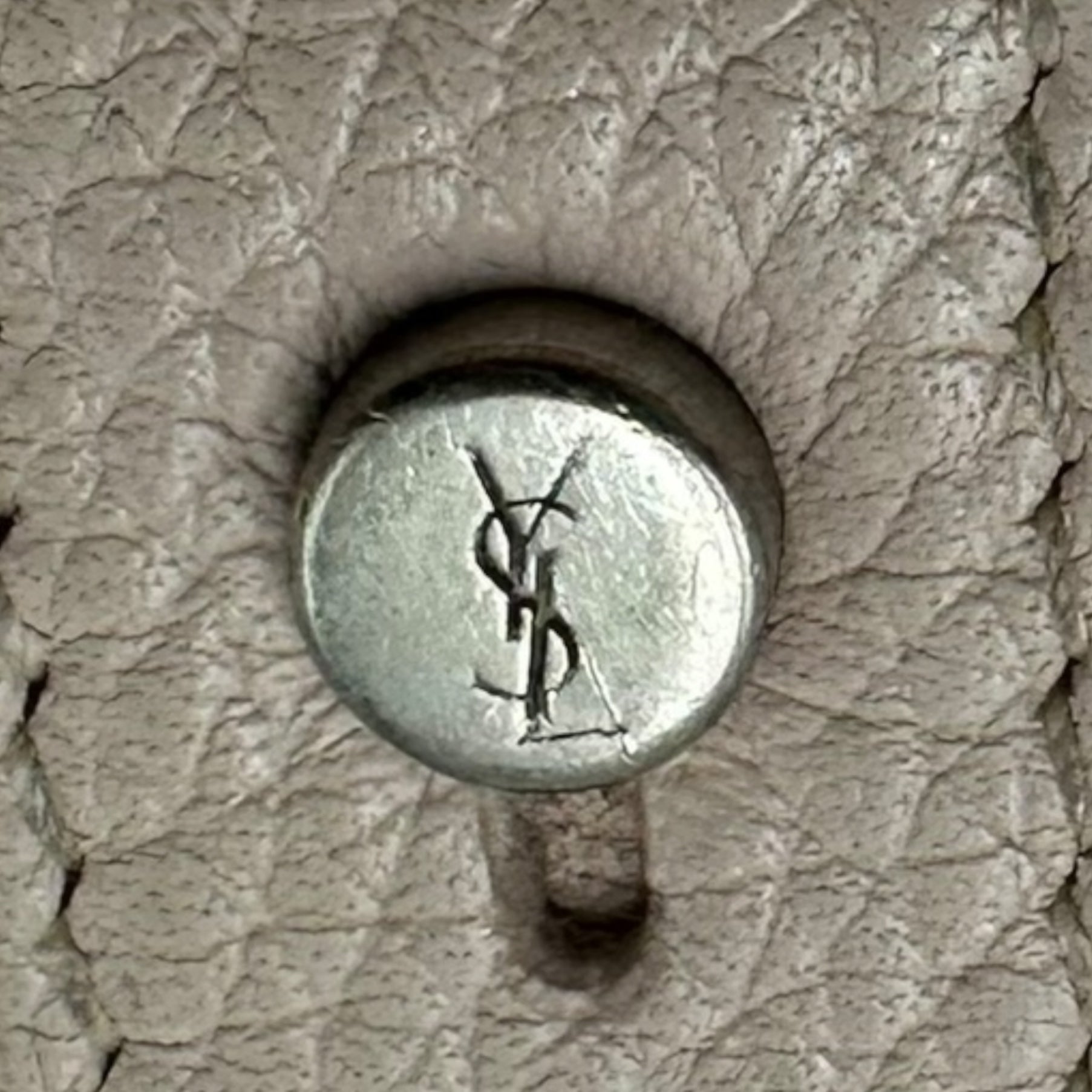 YVES SAINT LAURENT(イヴサンローラン) Sac de Jour Long Wallet サックドジュール ロング ウォレット ピンク 長財布