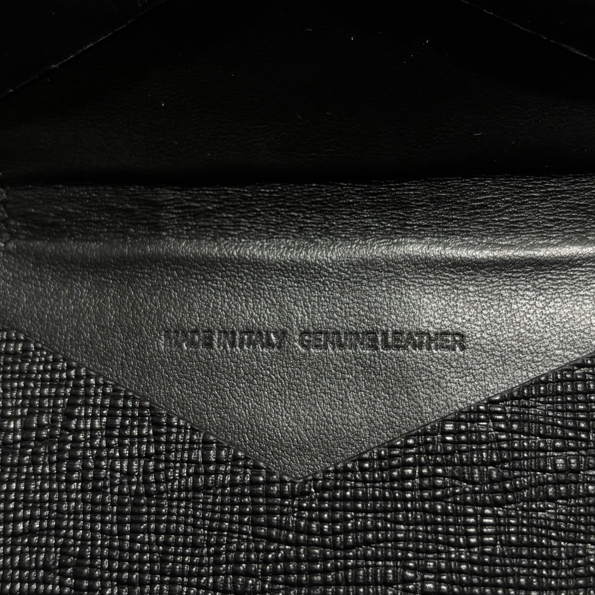 MAISON MARGIELA(メゾンマルジェラ) 24AW Crocodile Embossed Leather Card Case クロコ 型押し レザー カード ケース SA2VX0001 ブラック