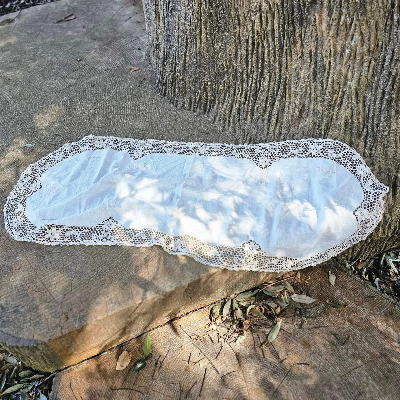 VINTAGE(ヴィンテージ) what_flower embroidery round lace table mat fabric フラワー刺繍とレースのラウンドテーブルクロス マット ホワイト×ベージュ