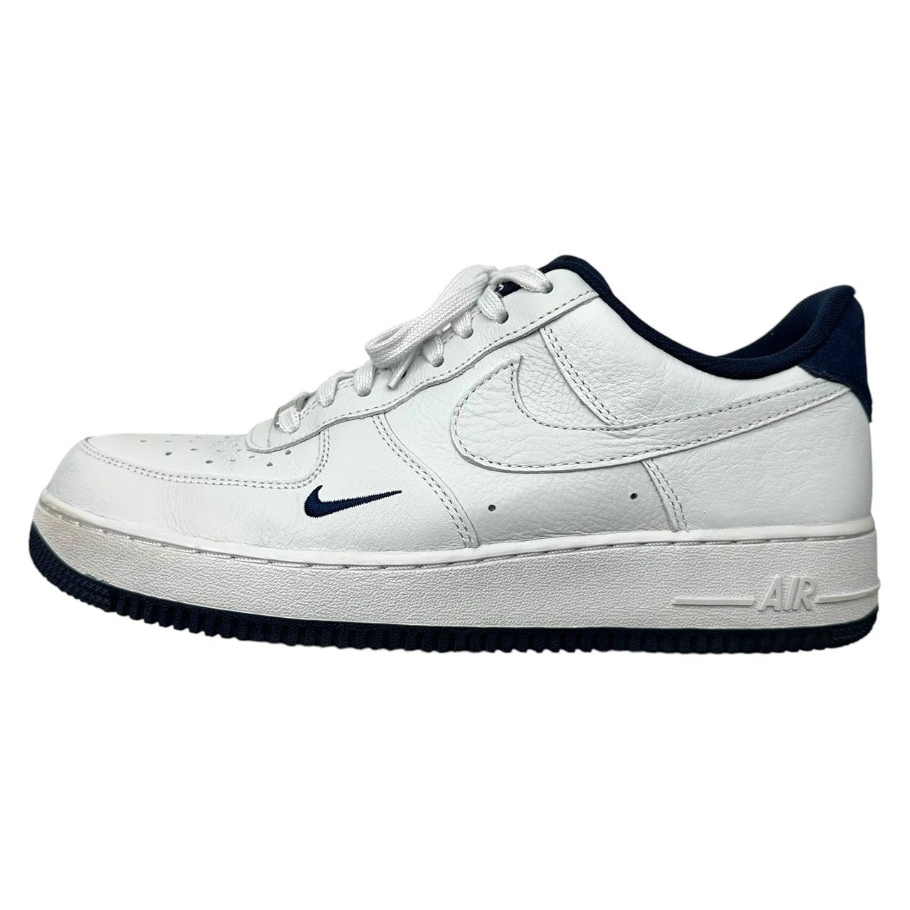 NIKE(ナイキ) AIR FORCE 1 '07 LV8 PHOTON DUST/PHOTON DUST-OBSIDIAN エアフォース1 ローカット スニーカー HM9483-001 27.5cm ホワイト×ネイビー
