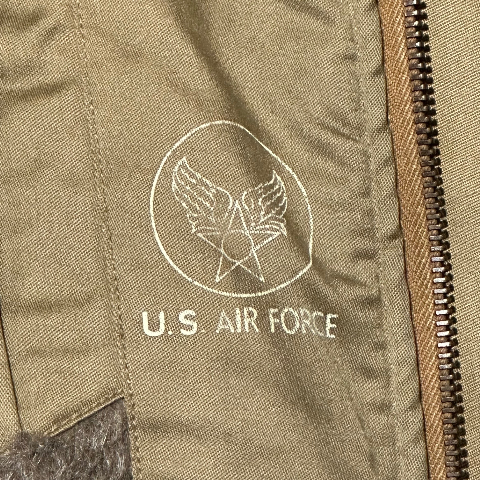 BUZZ RICKSON’S(バズリクソンズ) B-15A MOD モディファイド フライトジャケット 第388爆撃大隊 復刻 フライト ジャケット M13769 40(L程度) カーキ