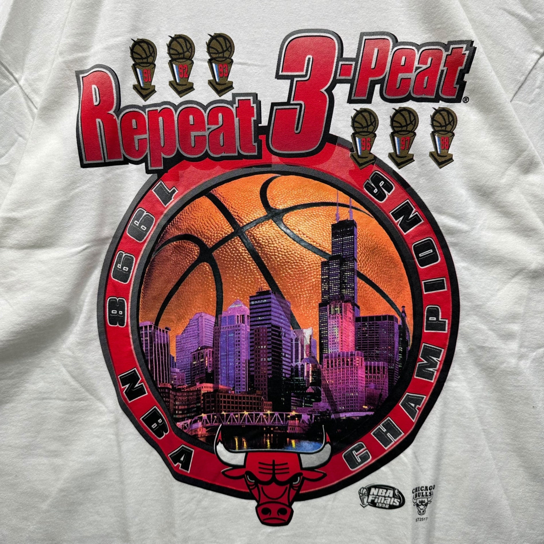 VINTAGE(ヴィンテージ) 98's CHICAGO BULLS 3PEAT T-Shirt シカゴ ブルズ 3ピート Tシャツ L ホワイト×レッド 90年代 シカゴブルズ 優勝記念