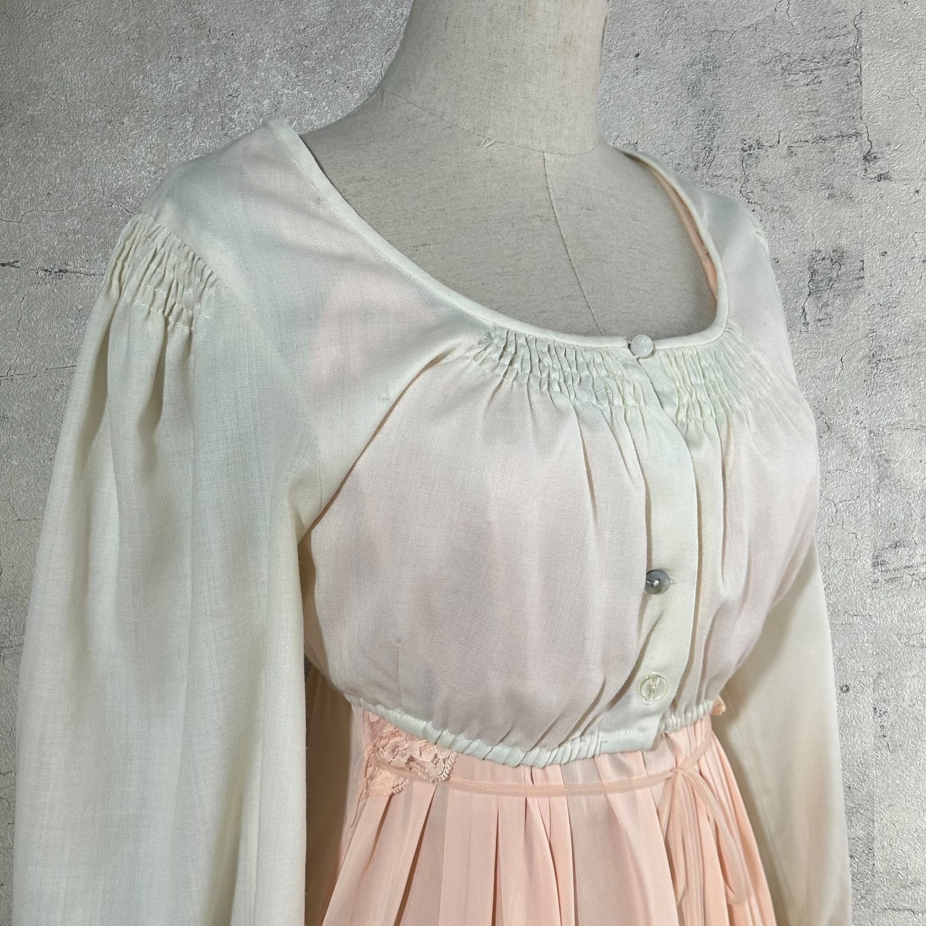 VINTAGE(ヴィンテージ) 80~90's shoulder gathered square short blouse ショルダーギャザー ショート丈ブラウス アイボリー EURO VINTAGE