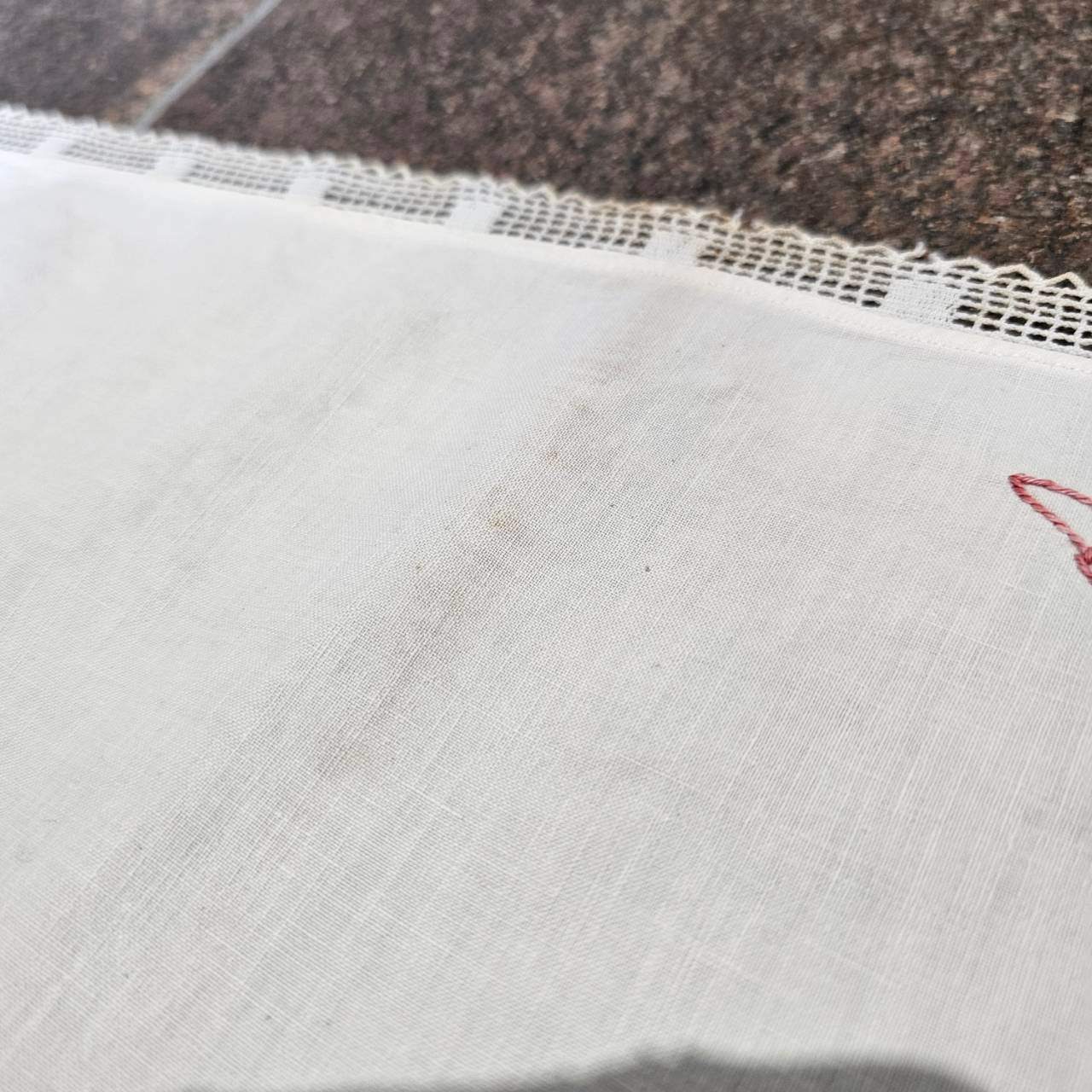 VINTAGE(ヴィンテージ) 「bonne nuit」 fabric table cloth 「おやすみ」テーブルクロス ファブリック ベージュ(刺繍:レッド)