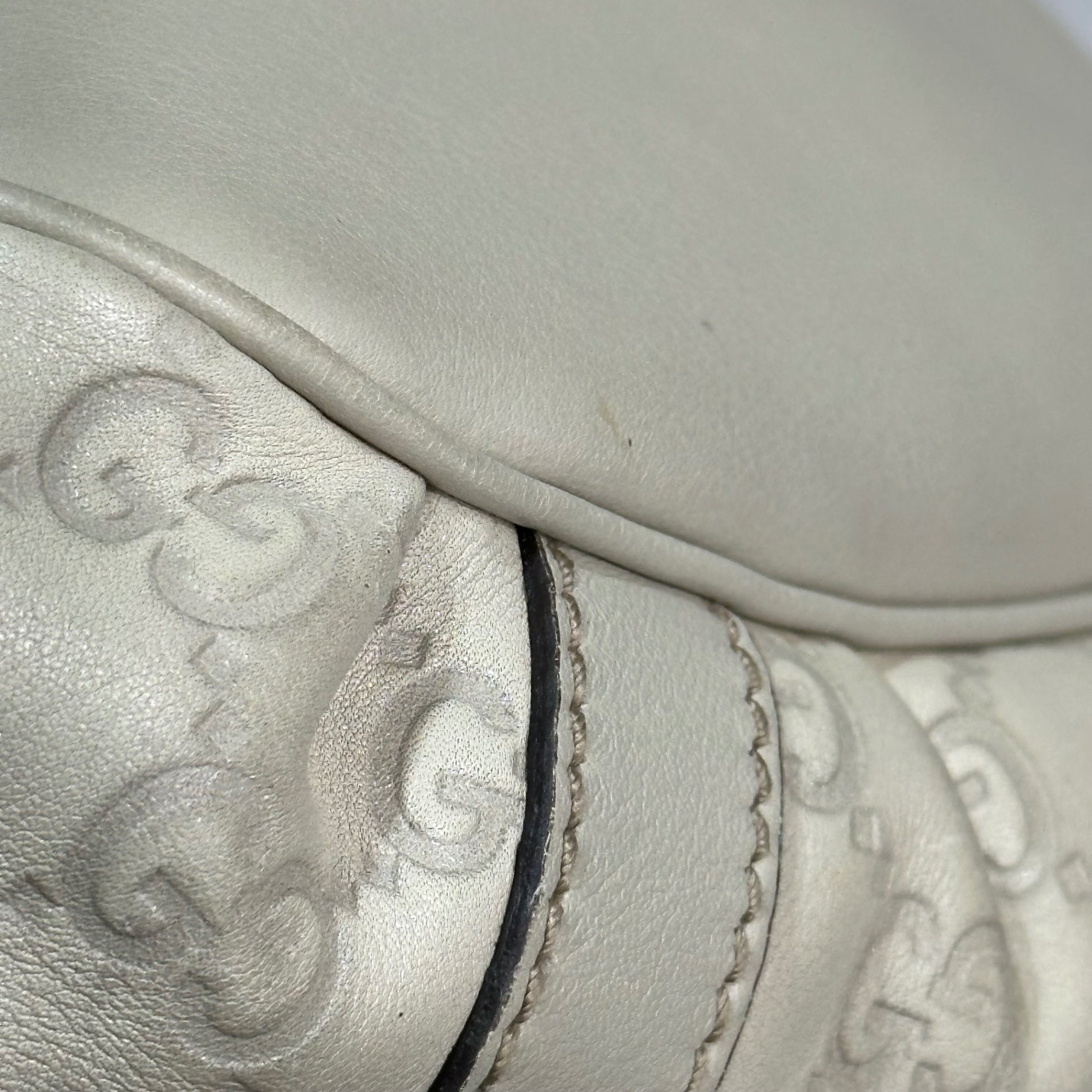 GUCCI(グッチ) Guccissima Abbey Tote グッチシマ アビー レザー トート バッグ 211983 ホワイト ハンド