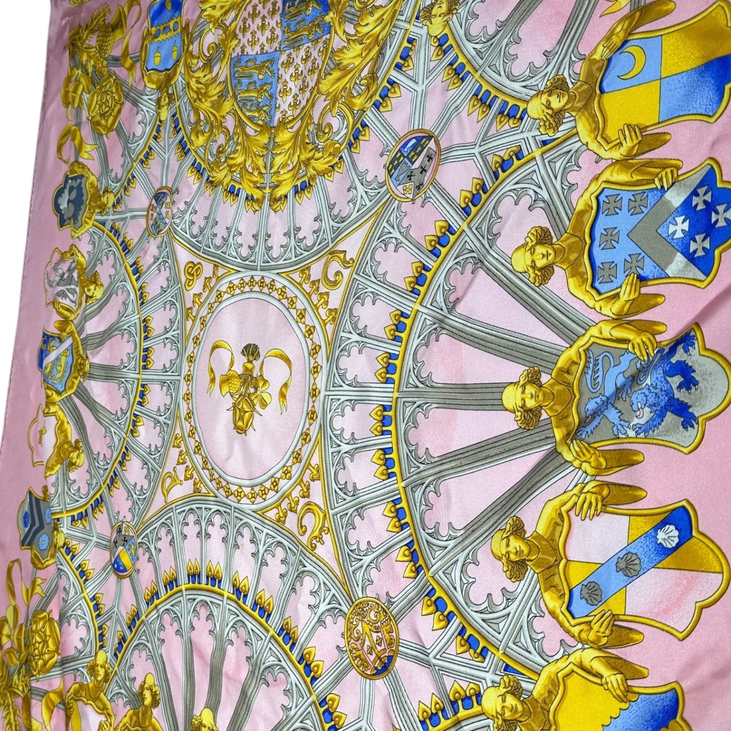 HERMES(エルメス) Carres 90 ”PAR MEFSIRE ANTOINE DE PLVVINEL” カレ 90 ピンク シルク スカーフ BRITISH HERALDRY