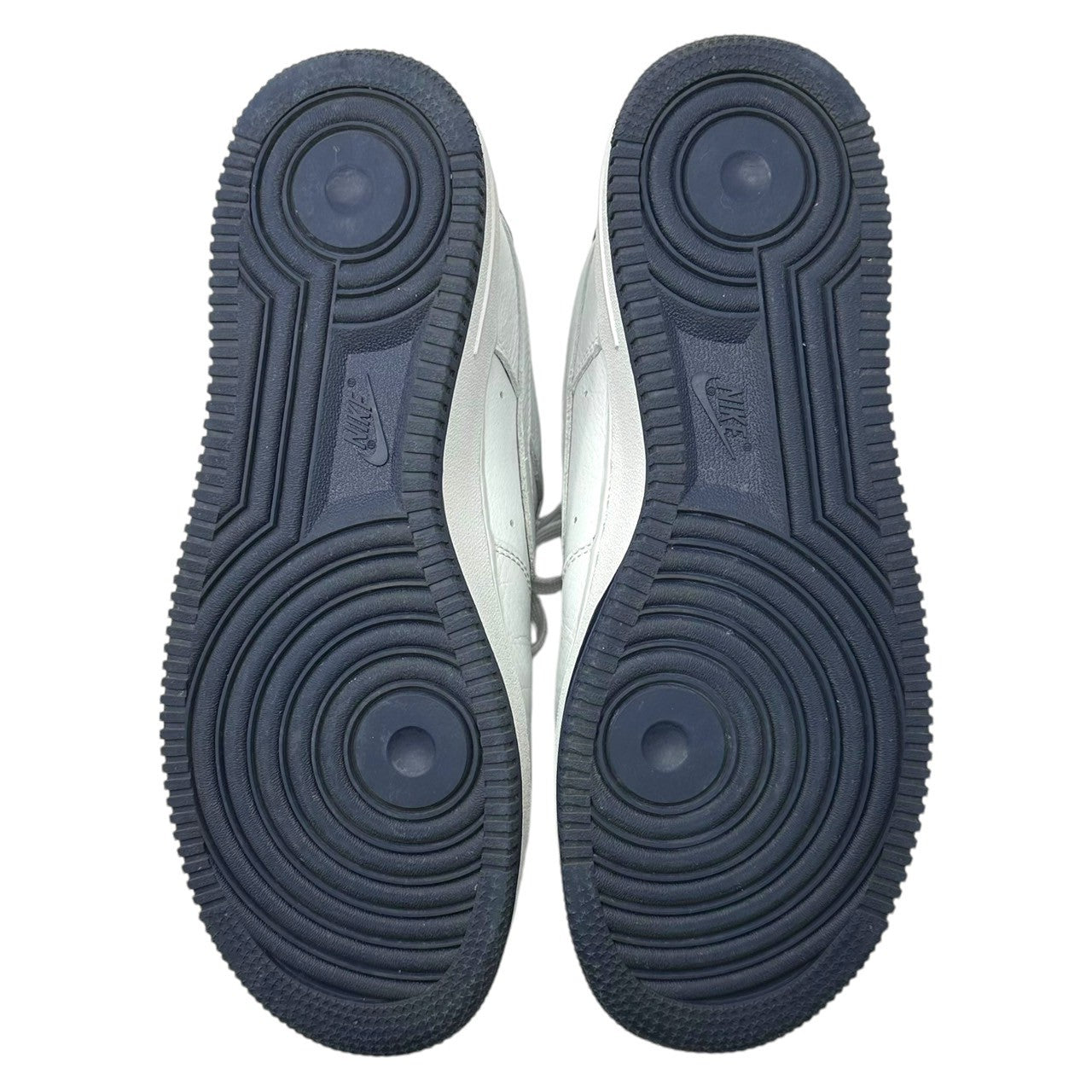 NIKE(ナイキ) AIR FORCE 1 '07 LV8 PHOTON DUST/PHOTON DUST-OBSIDIAN エアフォース1 ローカット スニーカー HM9483-001 27.5cm ホワイト×ネイビー