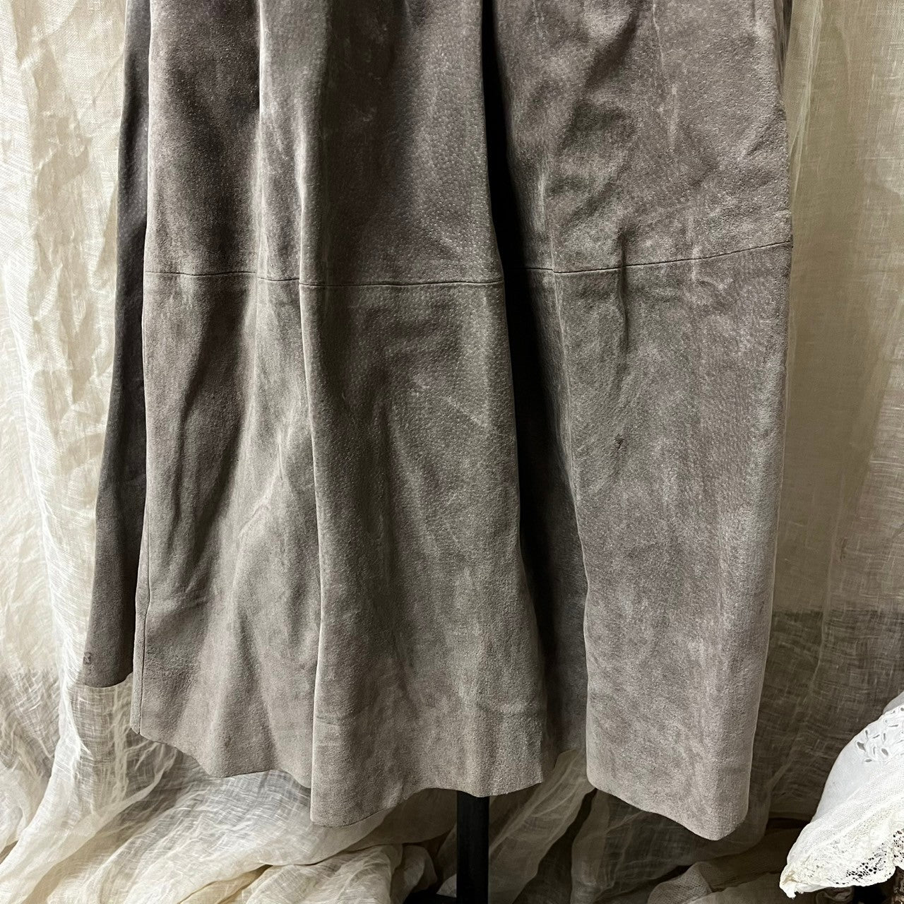 Euro Vintage(ヨーロッパヴィンテージ) Nuance_~50’s suede flare skirt/スウェードフレアスカート 36(Sサイズ程度) ペールグレー