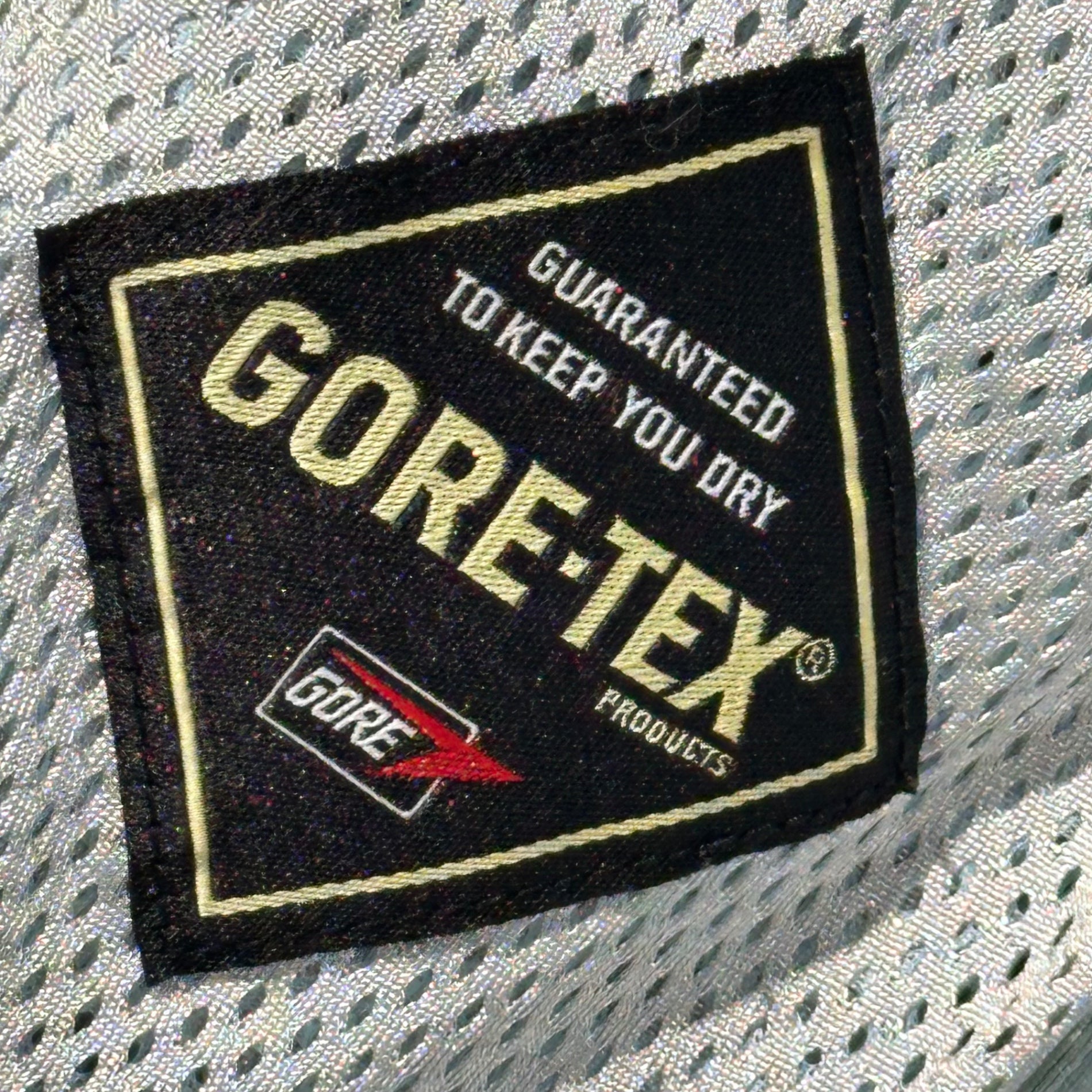 ck Calvin Klein(シーケーカルバンクライン) GORE-TEX Tech Hoody Jacket ゴアテックス テック フーディ ジャケット 381-5.CCC.CB.YS.0011 XL ライトグレー マウンテンパーカー