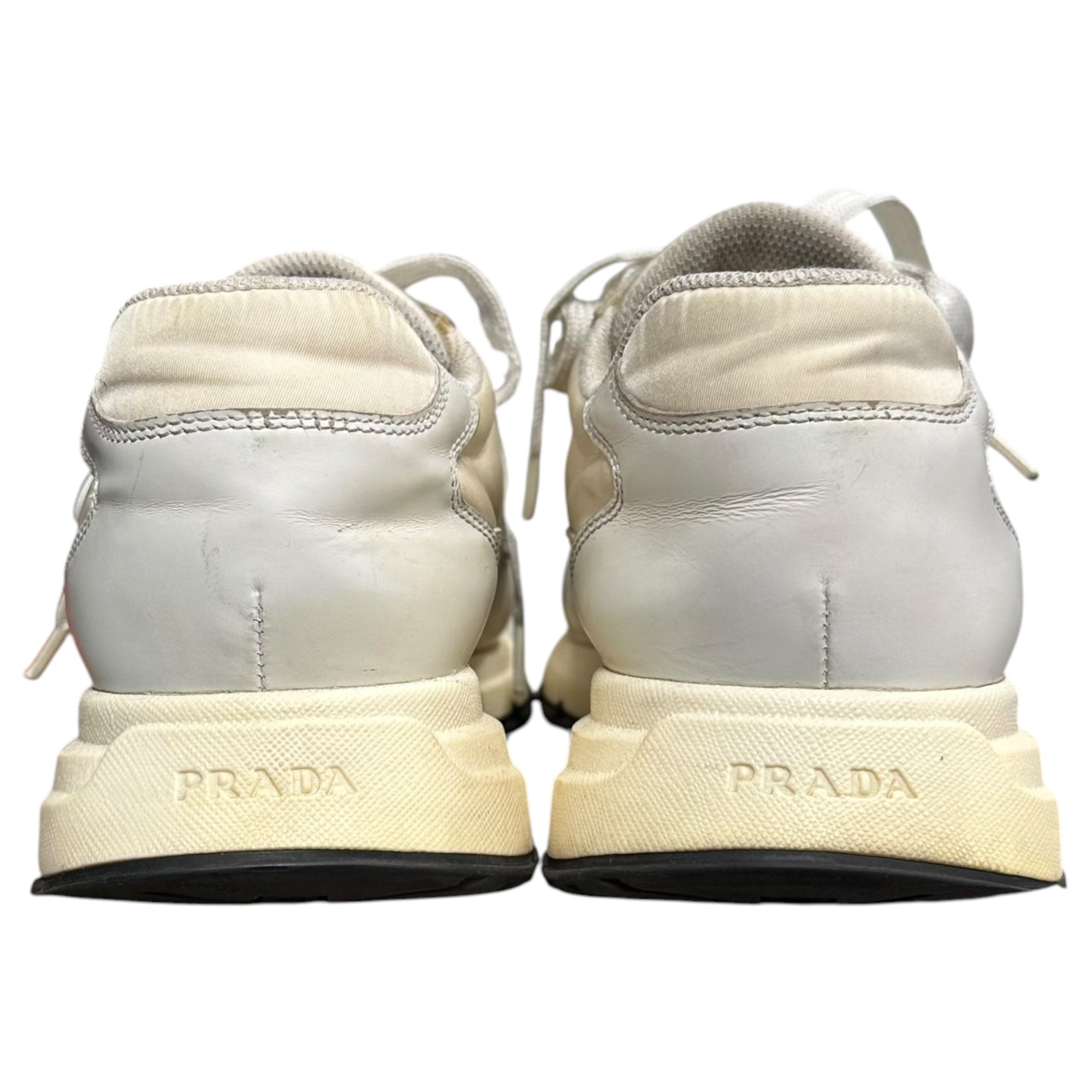 PRADA(プラダ) RE-NYLON Sneakers リナイロン トライアングル ロゴ レースアップ ローカット スニーカー 2EG 406 6 1/2(25.5cm〜26.0cm) ホワイト