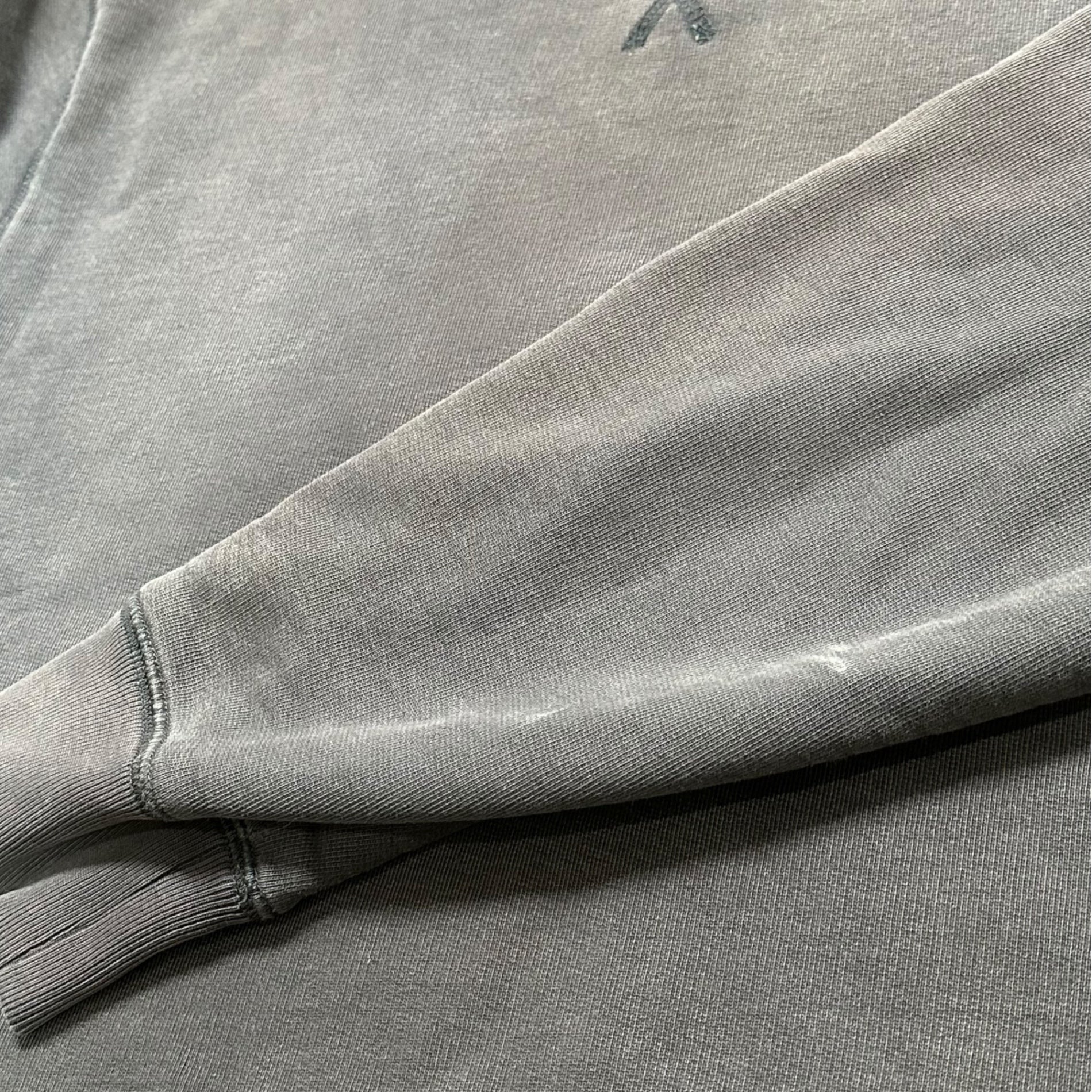 STUSSY(ステューシー) One Point Logo Faded Black Crew Neck Sweatshirt ワンポイント ロゴ フェードブラック クルーネック スウェット L ブラック