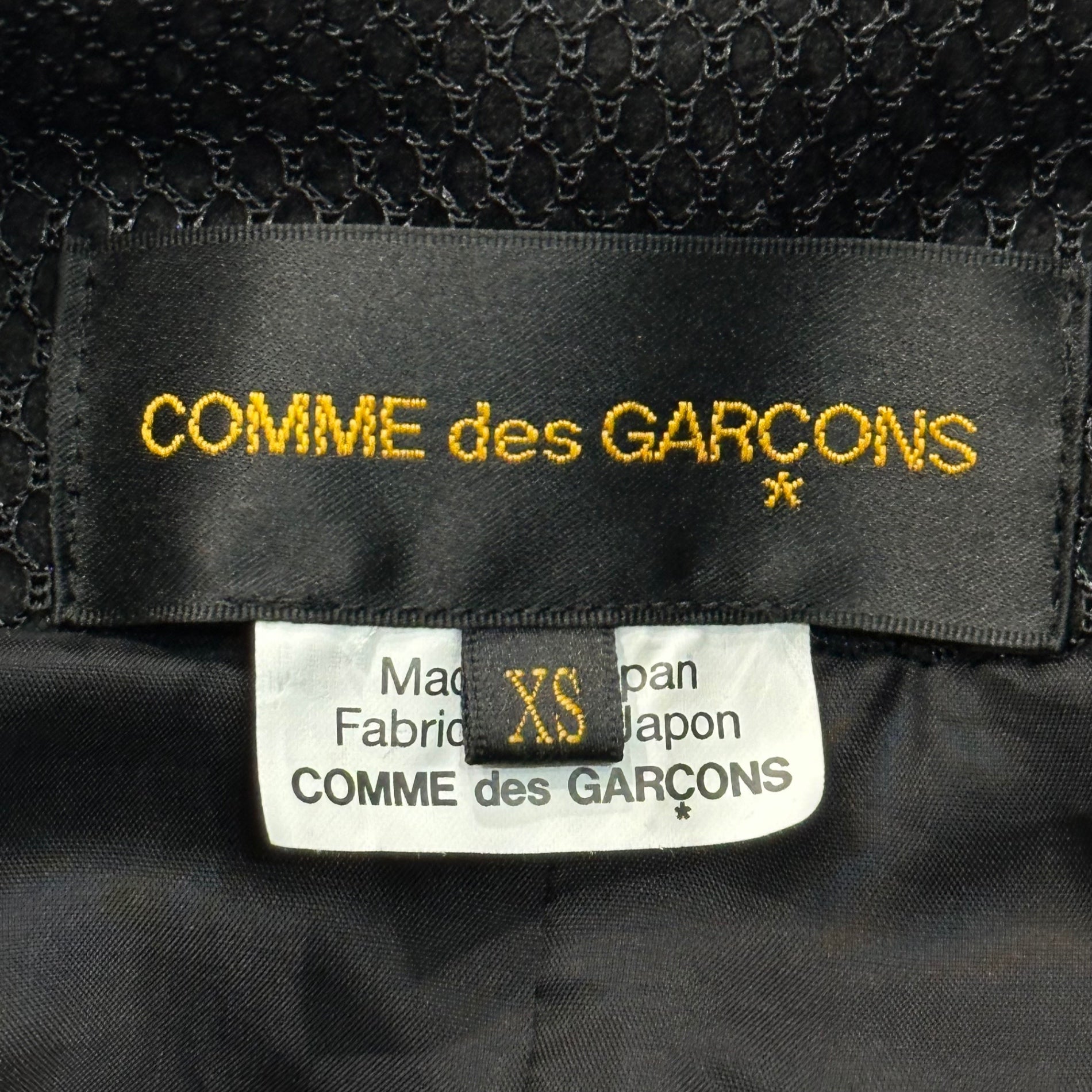 COMME des GARCONS(コムデギャルソン) 2026SS ”AFTER THE DUST” Mixed-Media Jacket アフターザダスト期 異素材 ドッキング ジャケット GQ-J010 XS ブラック AD2025 アシンメトリー クルップド ブルゾン 著名人着用
