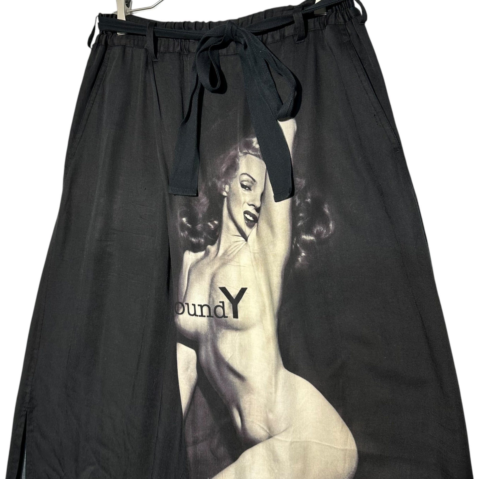 Ground Y(グラウンドワイ) 19SS WRAP BELT PANTS marilyn monroe ラップ ベルト パンツ マリリンモンロー GZ-P18-212 3 ブラック グラフィック ワイド レーヨン