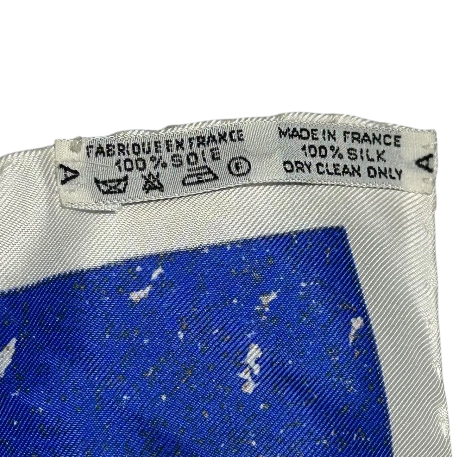 HERMES(エルメス) Oriental and Western stone work Scarf 東洋の石と西洋の石細工 スカーフ カレ ホワイト×ブルー