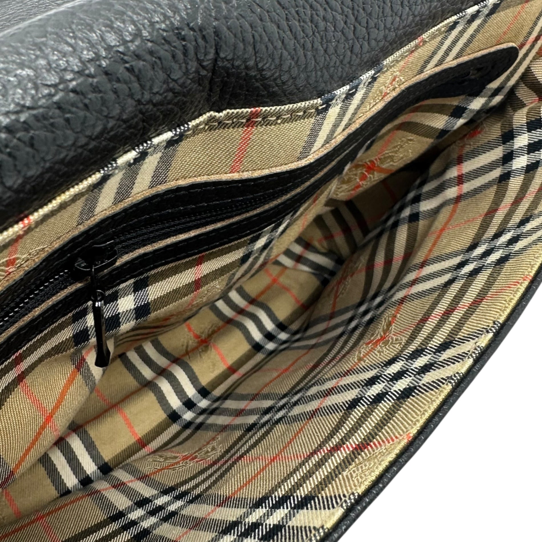 Burberry’s(バーバリーズ) Vintage NovaCheck Horse Logo Leather Shoulder Bag ヴィンテージ ノヴァチェック ホースロゴ レザー ショルダー バッグ ブラック