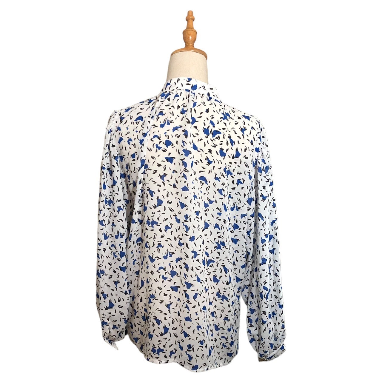 YVES SAINT LAURENT(イヴサンローラン) 90's All-over pattern bowtie shirt blouse 総柄 ボウタイ シャツ ブラウス HT564-018 M ホワイト×ブルー ヴィンテージ 長袖