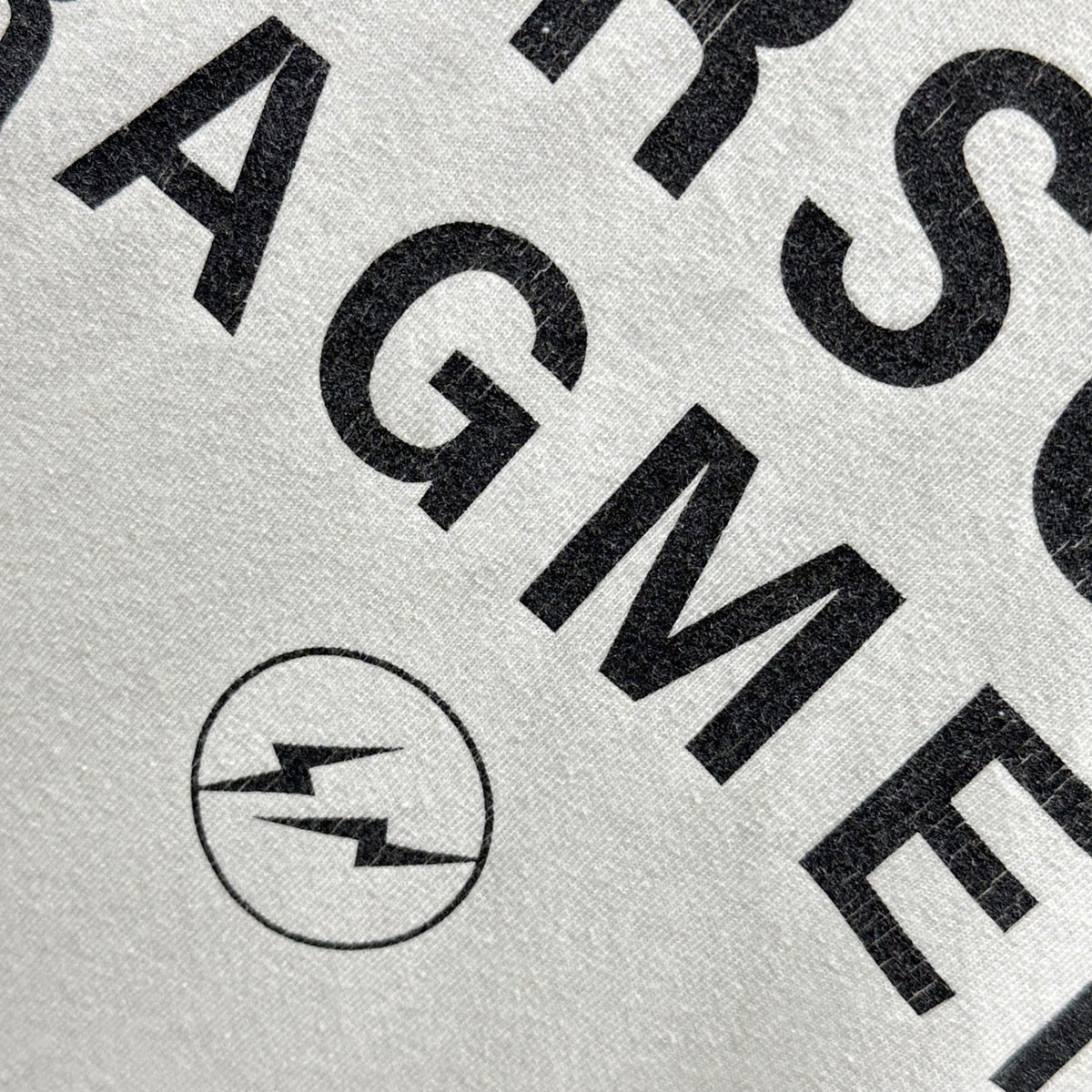 INTERSCOPE×FRAGMENT DESIGN(インタースコープ×フラグメントデザイン) Print S/S Tee ロゴ プリント 半袖 Tシャツ L ホワイト
