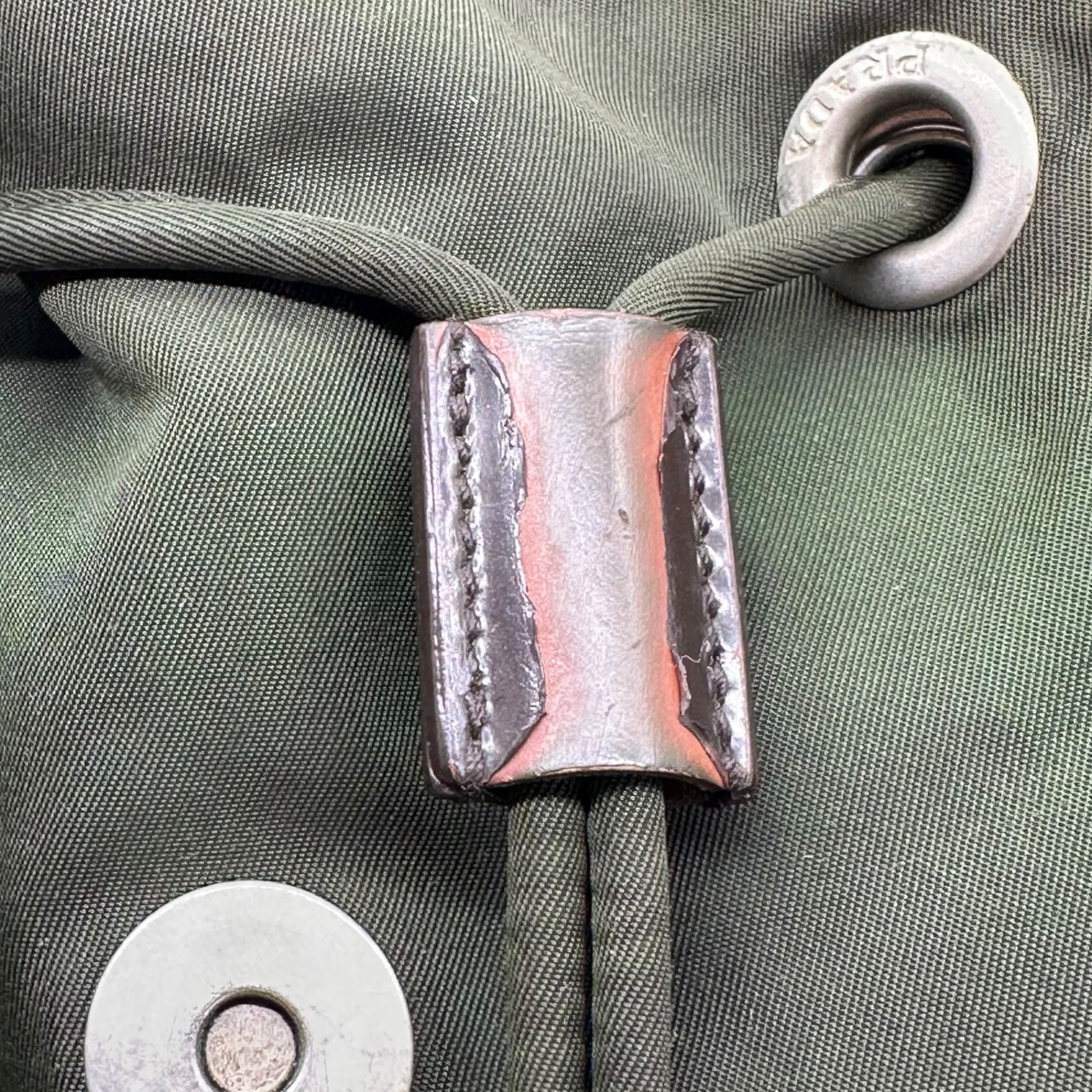 PRADA(プラダ) Triangle Plate Nylon Mini Backpack 三角 プレート ナイロン ミニ リュック カーキ