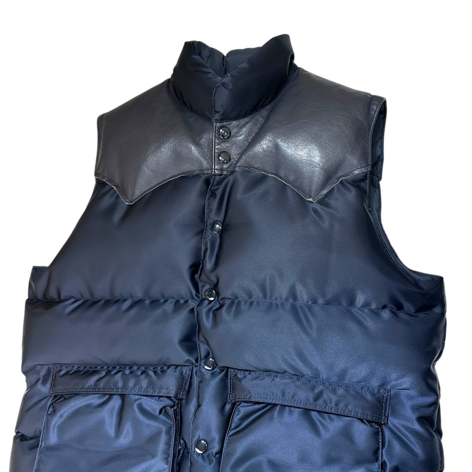 Rocky Mountain FeatherBed×PORTER×BEAMS(ロッキーマウンテンフェザーベッド×ポーター×ビームス) Leather Yoke Down Vest トリプルネーム 別注 レザー ヨーク ダウン ベスト 450-502-77 40 ネイビー BEAMS