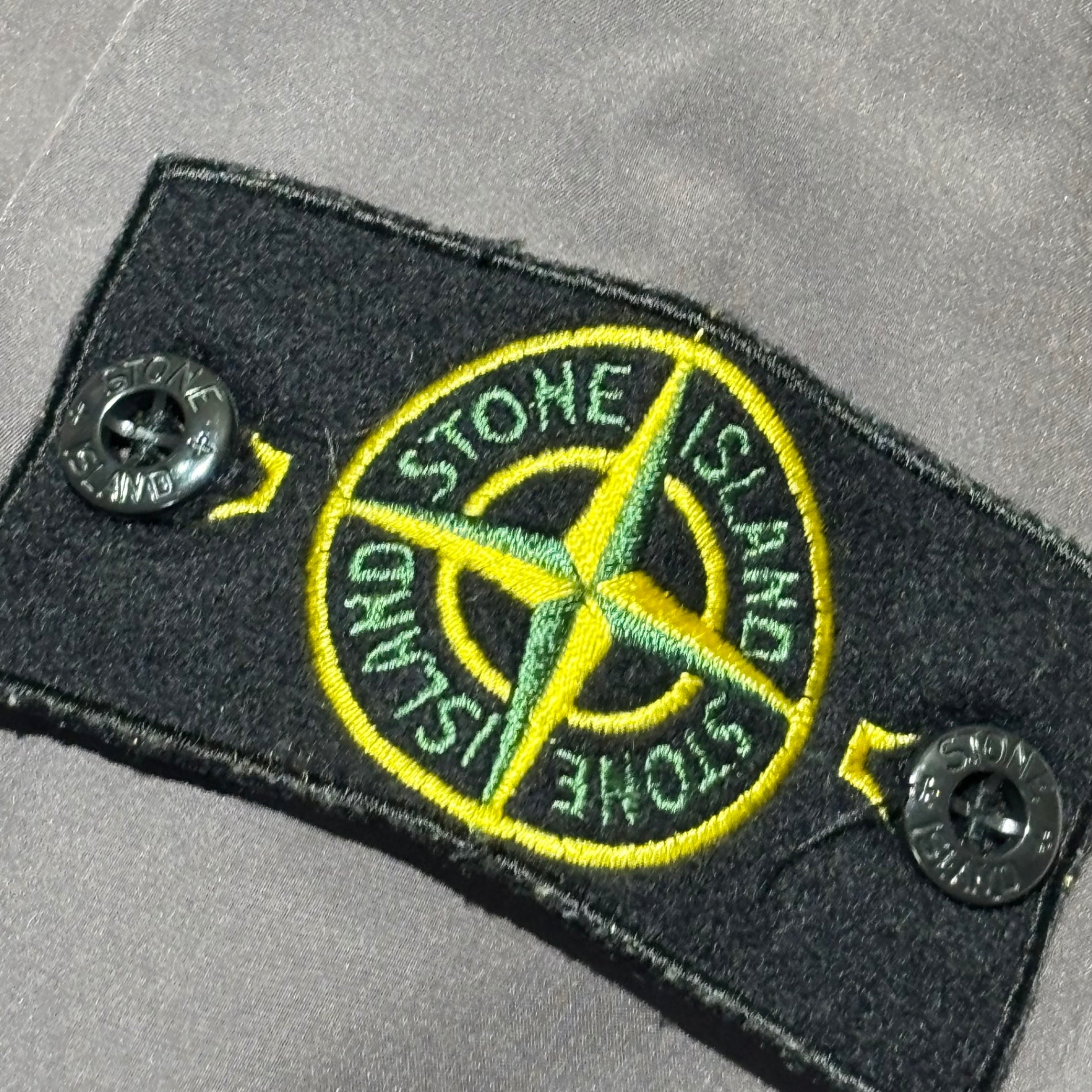 STONE ISLAND(ストーンアイランド) 19SS GORE-TEX PACKABLE HOODED JACKET ゴアテックス パッカブル フーデッド ジャケット 701542820 L チャコールグレー マウンテンパーカー ポーチ