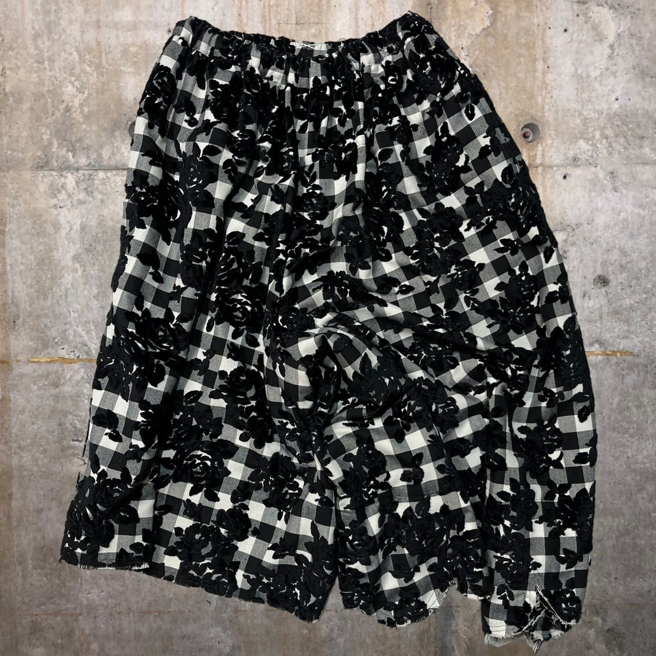 robe de chambre COMME des GARCONS(ローブドシャンブルコムデギャルソン) 04SSベルベットフラワー装飾チェック袴パンツ/本人期/稀少/川久保玲 RM-P005 SIZE FREE ブラック×ホワイト AD2003