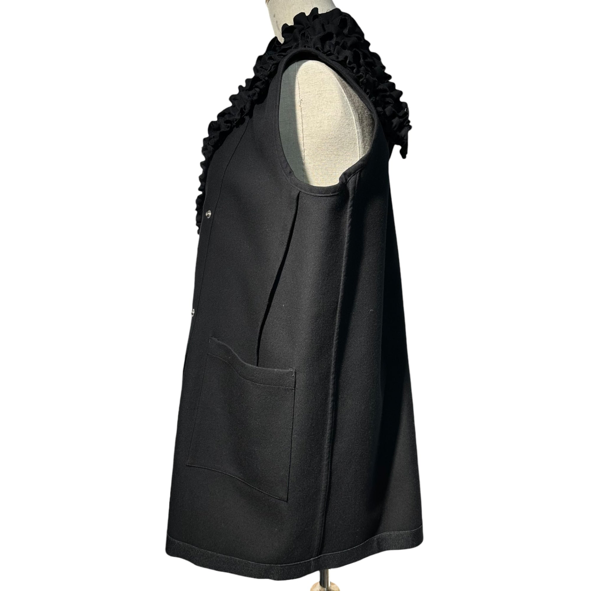 tricot COMME des GARCONS(トリココムデギャルソン) 19AW Sleeveless Ruffled Coat スリーブレス フリル コート TD-V004 M ブラック AD2019