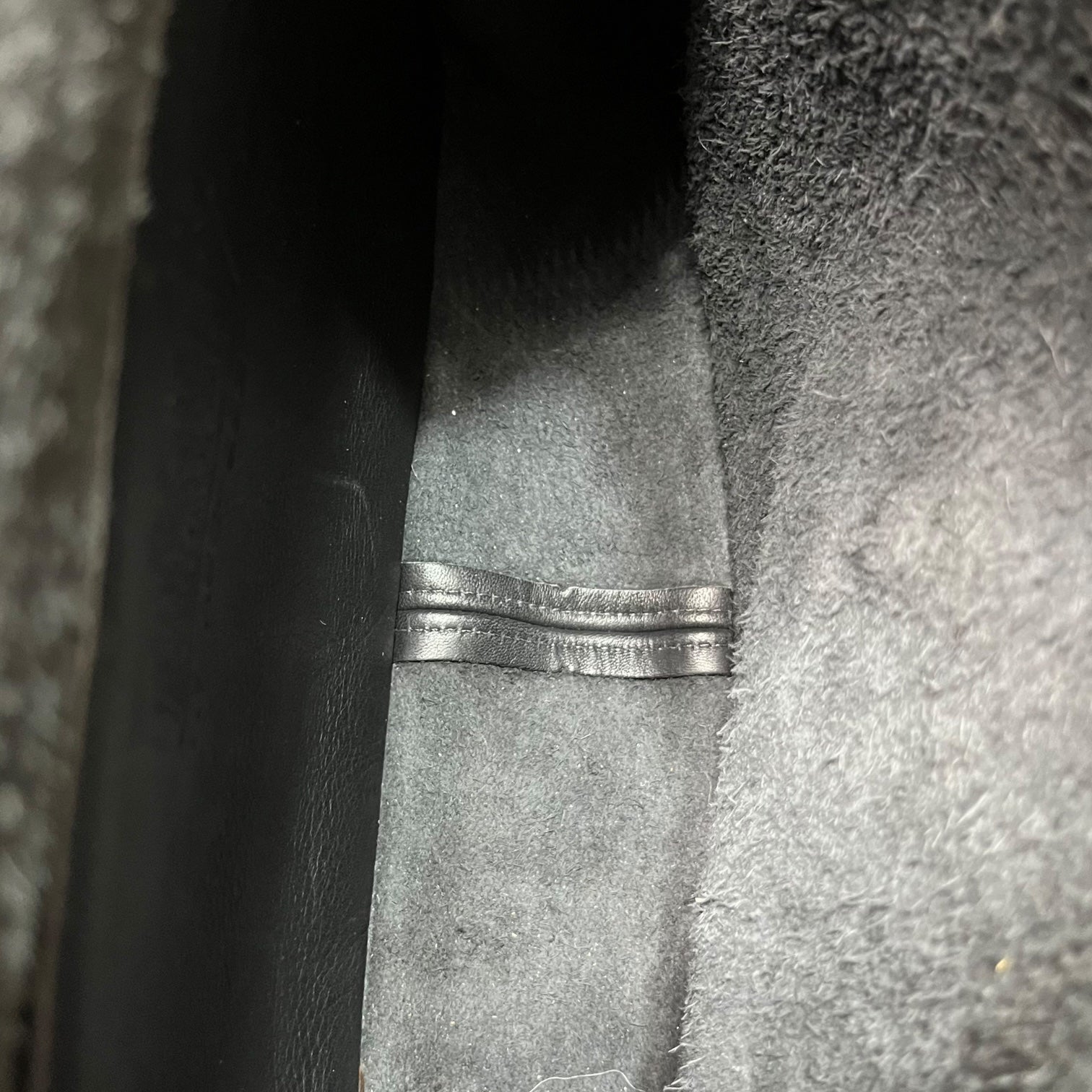 BALENCIAGA × ACE Co.Ltd(バレンシアガ × エース) Old Leather x Faux unborn calf one shoulder bag オールド レザー フェイク ハラコレザー ワンショルダー バッグ ブラック ライセンス商品(国内製造品)