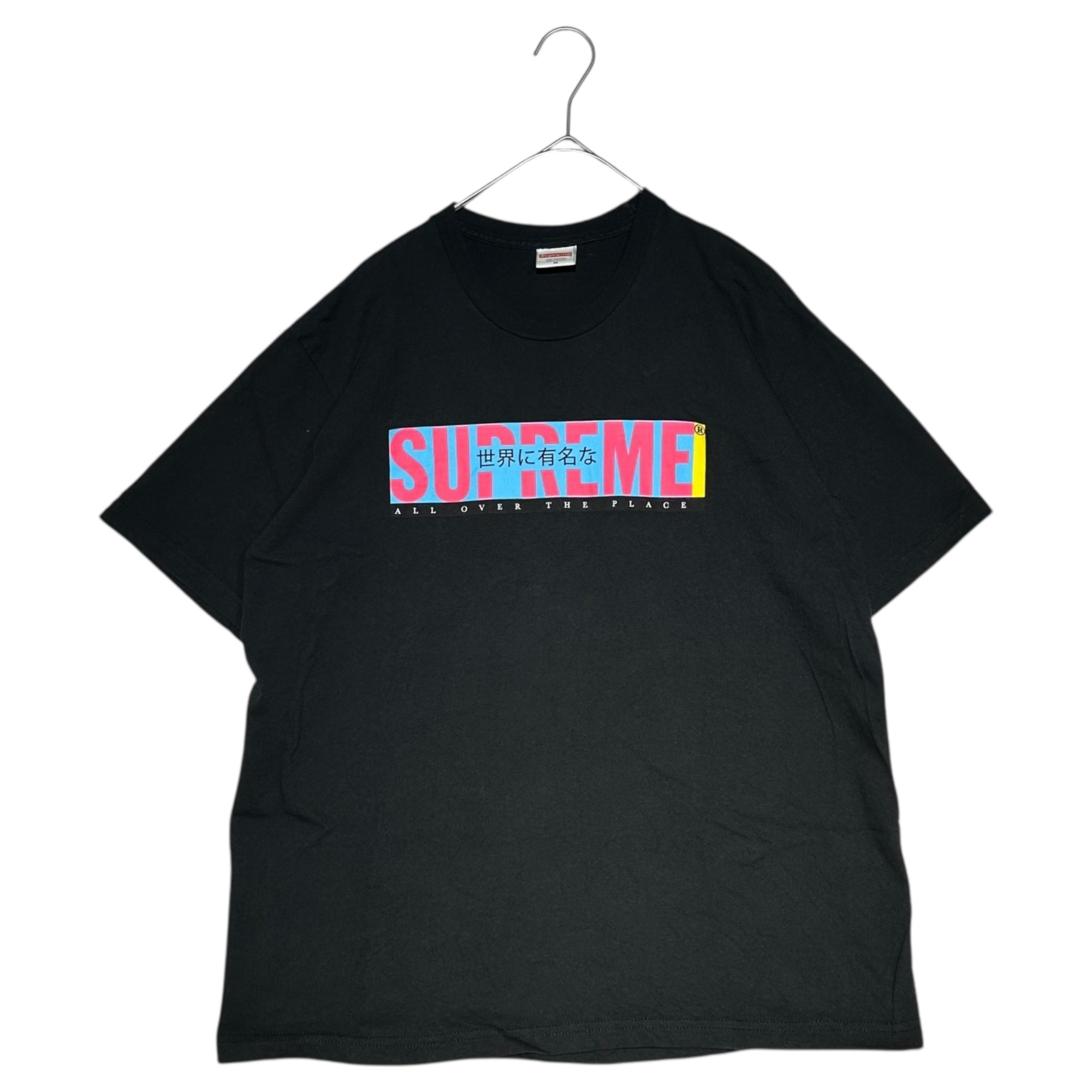 SUPREME(シュプリーム) 22SS All Over Tee ”世界に有名な” ロゴ プリント Tシャツ M ブラック