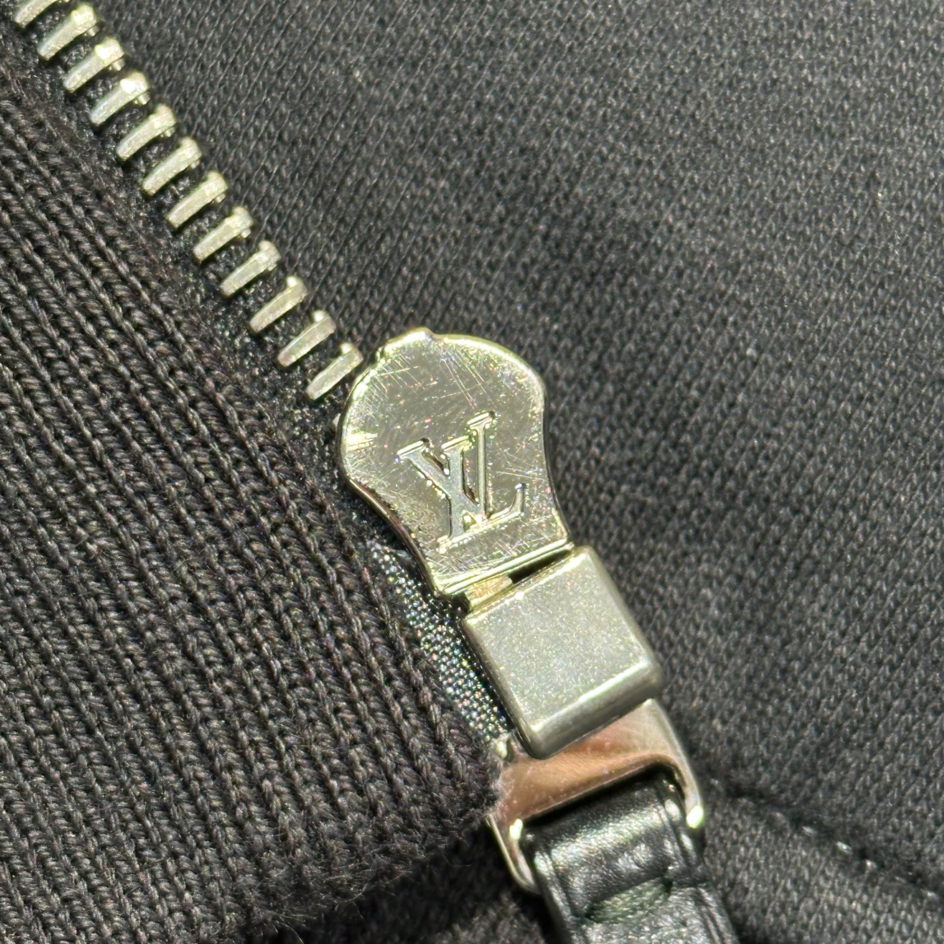 LOUIS VUITTON × FRAGMENT DESIGN(ルイヴィトン × フラグメントデザイン) 17AW Puffer Jacket Sweatshirt パファ ジャケット スウェット ロゴ ジップアップ XL ブラック×ホワイト