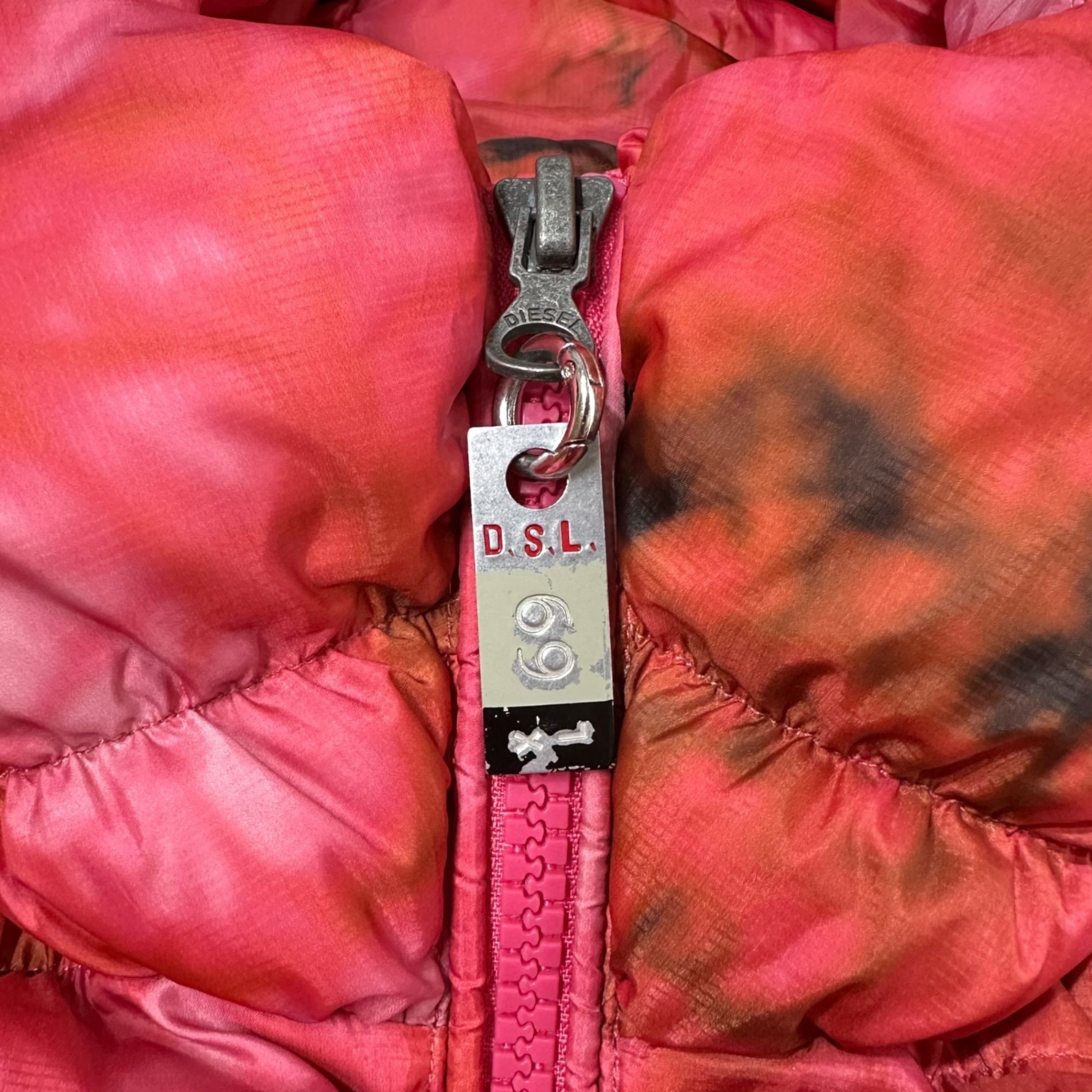 DIESEL(ディーゼル) 23AW W-Ralla-SL Jacket タイダイ柄 ダウン ベストフーディ A11453 46 ピンク