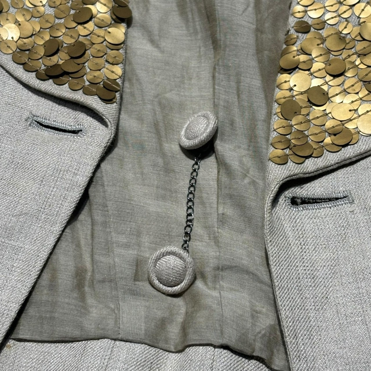 ROBES&CONFECTIONS(ローブスアンドコンフェクションズ) スパンコール装飾ベスト SiZE FREE ベージュ 襟汚れ有