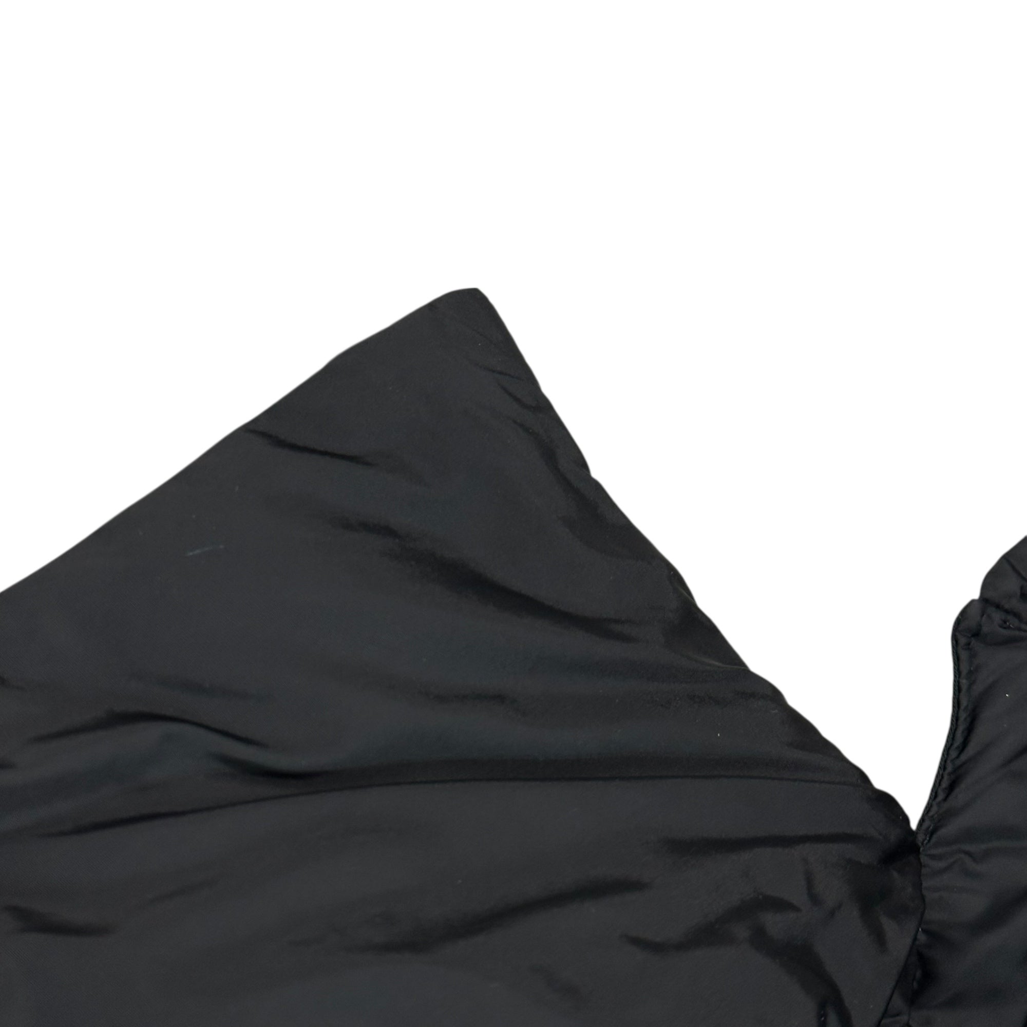 MONCLER(モンクレール) GISELE Hooded Quilted Down Coat フーデッド キルティング ダウン コート B20934993885 2 ブラック ジャケット ロゴ ワッペン