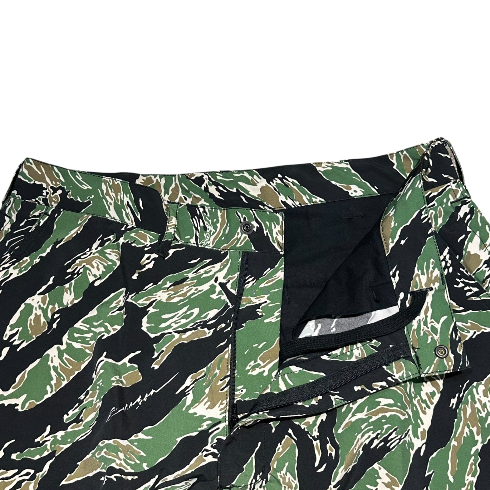 SSZ(エスエスズィー) 24SS EVISEN SKATEBOARDS×高田音楽制作事務所×SSZ CAMO 6PKT PANTS TIGER CAMO 6 ポケット パンツ カモ 11-24-1516-139 S グリーン×ブラック カーゴ ナイロン コラボ