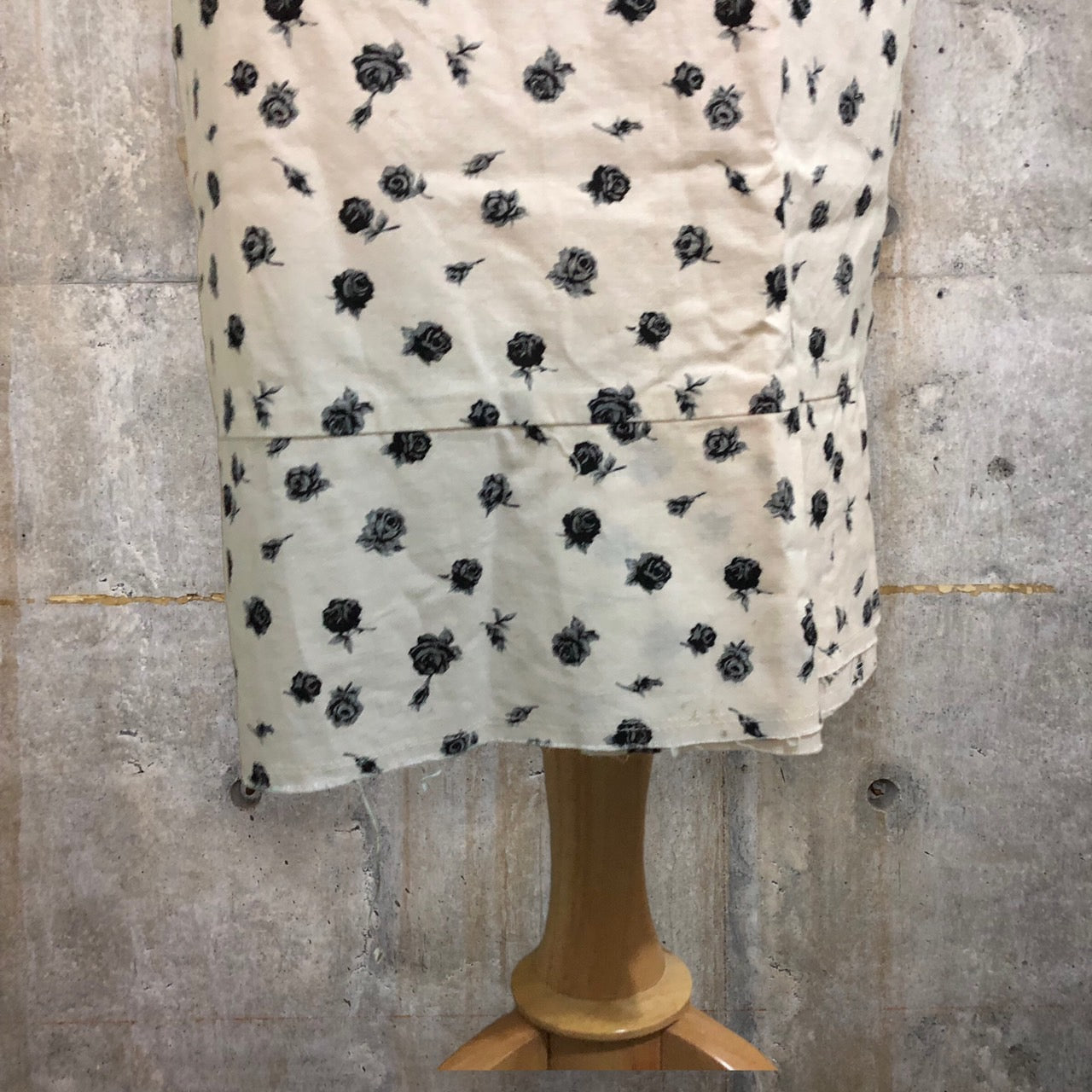 COMME des GARCONS(コムデギャルソン) 02SSフラワープリント巻きスカート/00S/稀少/花柄 GE-S042 SIZE FREE アイボリー×ブラック AD2001