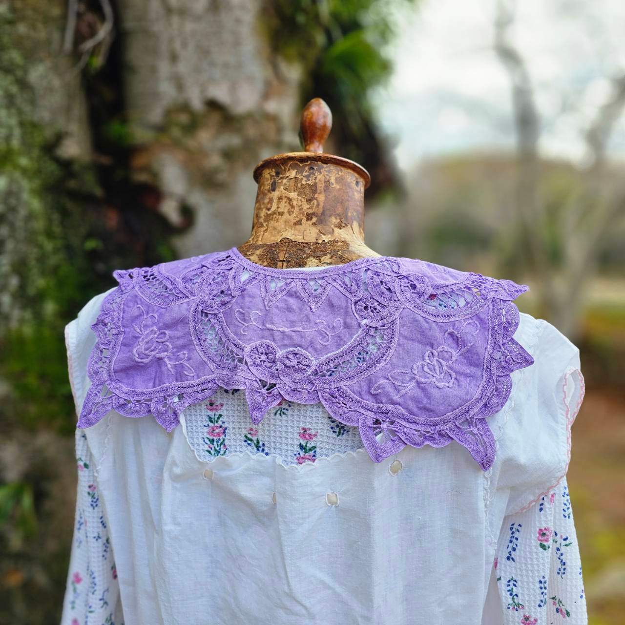 Euro vintage(ヨーロッパヴィンテージ) flower embroidery batten lace collar 花刺繍のバテンレースのつけ襟 ラベンダー 未使用に近い/後染め加工 ラベンダー