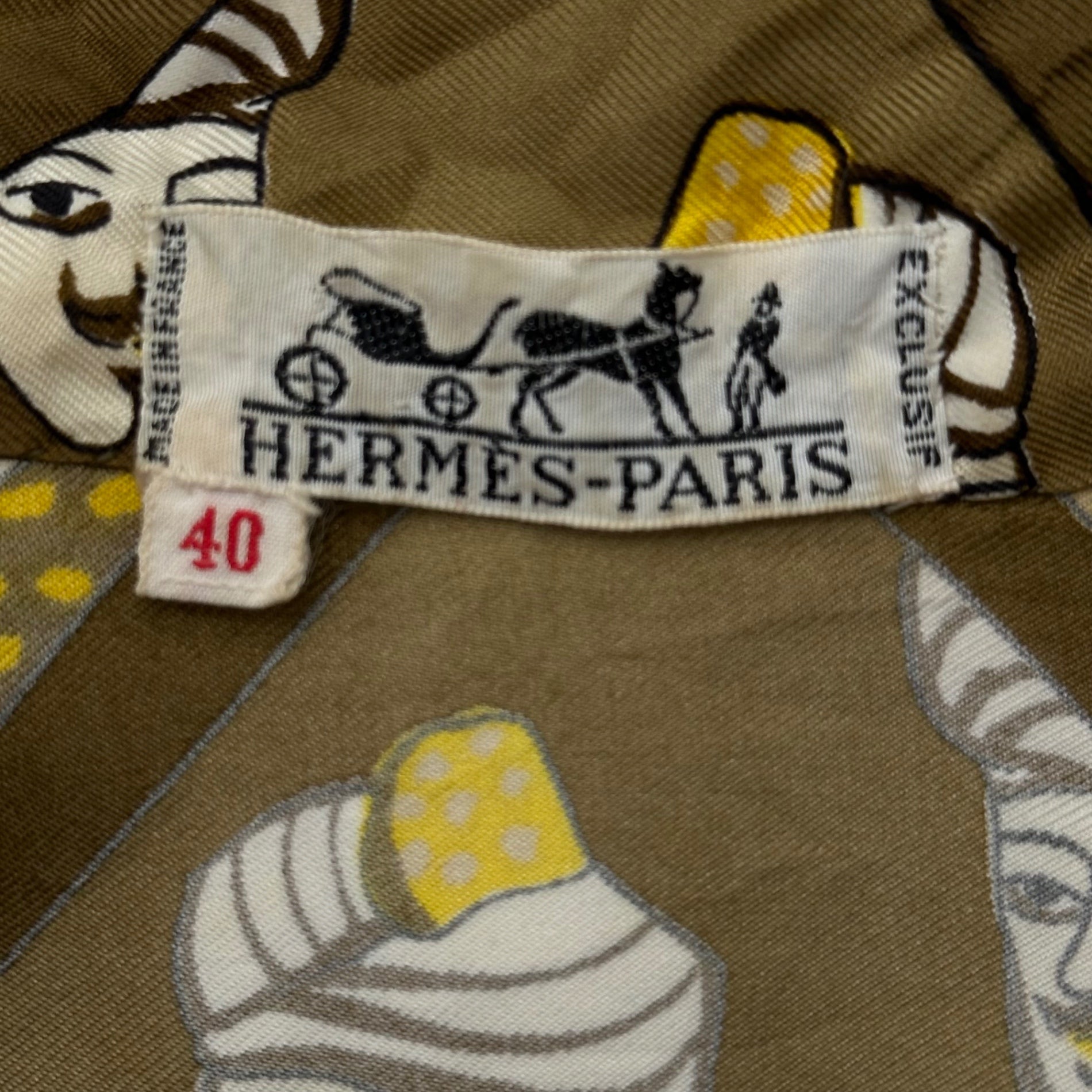 HERMES(エルメス) 1970s–1980s ALI-BABA “Alibaba and the Forty Thieves” Scarf Blouse 70~80年代 アリババ 「アリババと40人の盗賊」 スカーフ ブラウス シャツ 40(L程度) イエロー 1972年誕生の柄 HERMES SPORT レディース合わせ 男性着用可能 ヴィンテージ