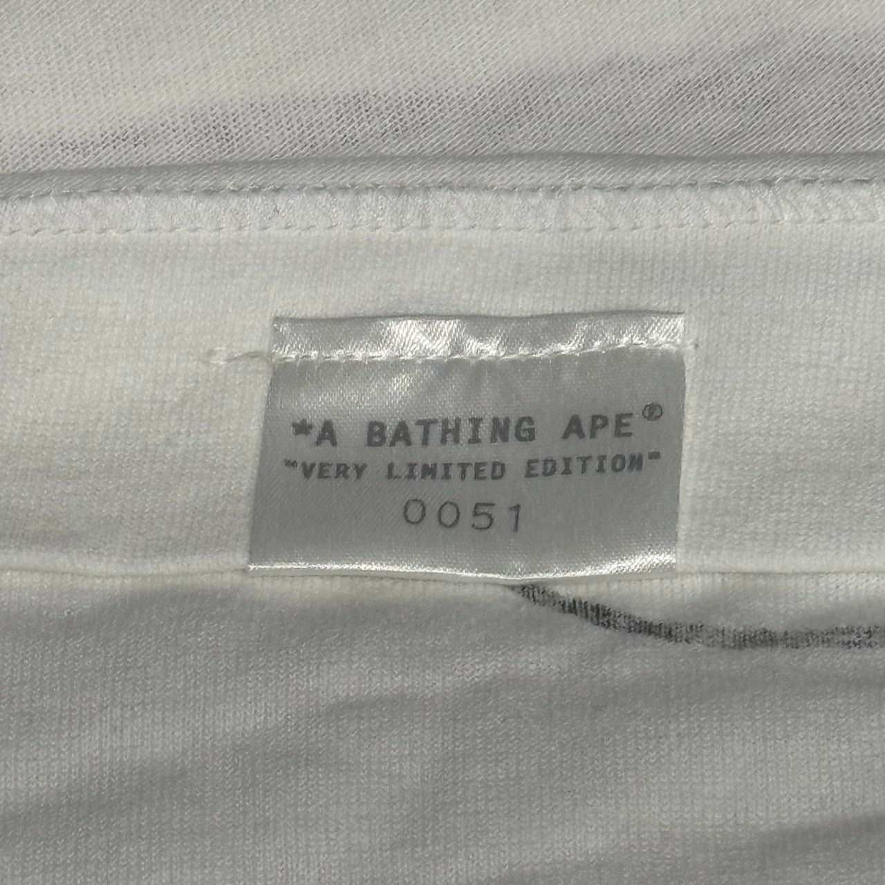 A BATHING APE(アベイシングエイプ) 90~00's BAPE “HAND PRINT APE HEAD / CAN TEE” 90年代 00年代 ベイプ 手刷り ハンドプリント エイプ ヘッド 缶 Tシャツ シリアルナンバー有 M ホワイト×ブラック 少数生産 稀少品 手刷りの為一点物
