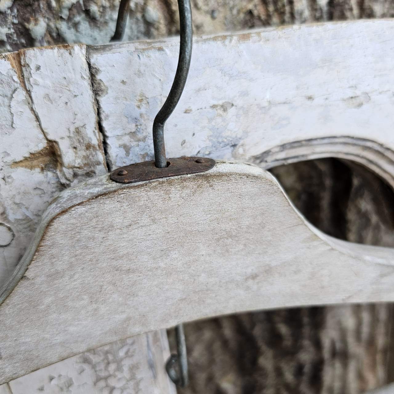 VINTAGE(ヴィンテージ) things_white painted wood hanger ホワイトウッドハンガー ホワイト×ブラウン