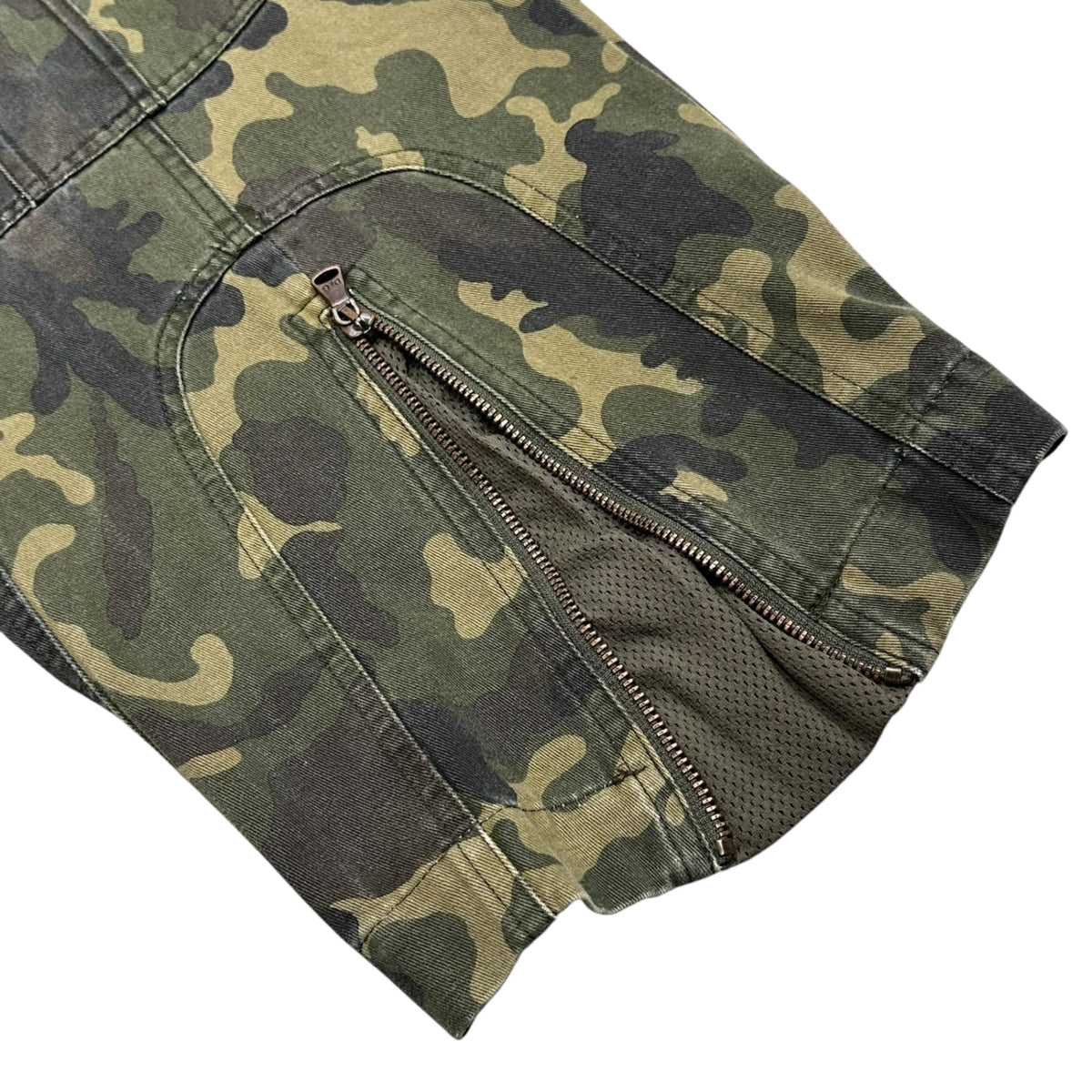 D&G(ディー&ジードルガバドルチェ&ガッバーナ) 1990's Multifunctional Camouflage Cargo Pants with Pockets and Zippered Hems 多機能 ポケット 裾ジップ カモフラ カーゴパンツ 32 カーキ 90's アーカイブ 稀少