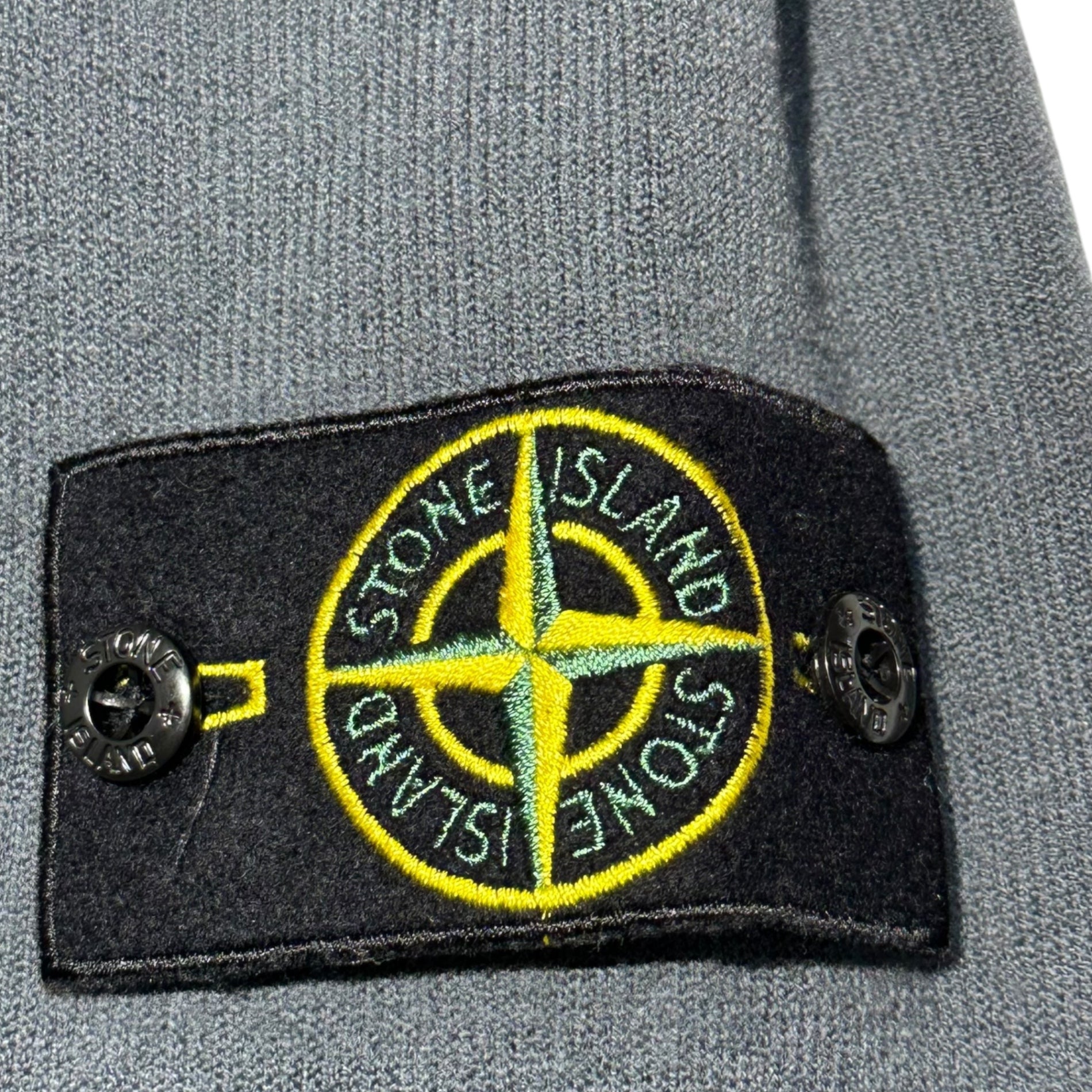 STONE ISLAND(ストーンアイランド) 23AW Compass-Patch High-Neck Zipped Cardigan Jacket ドライバーズ ニット 7915503A1 XXL グレー ニット ブルゾン カーディガン ジャケット