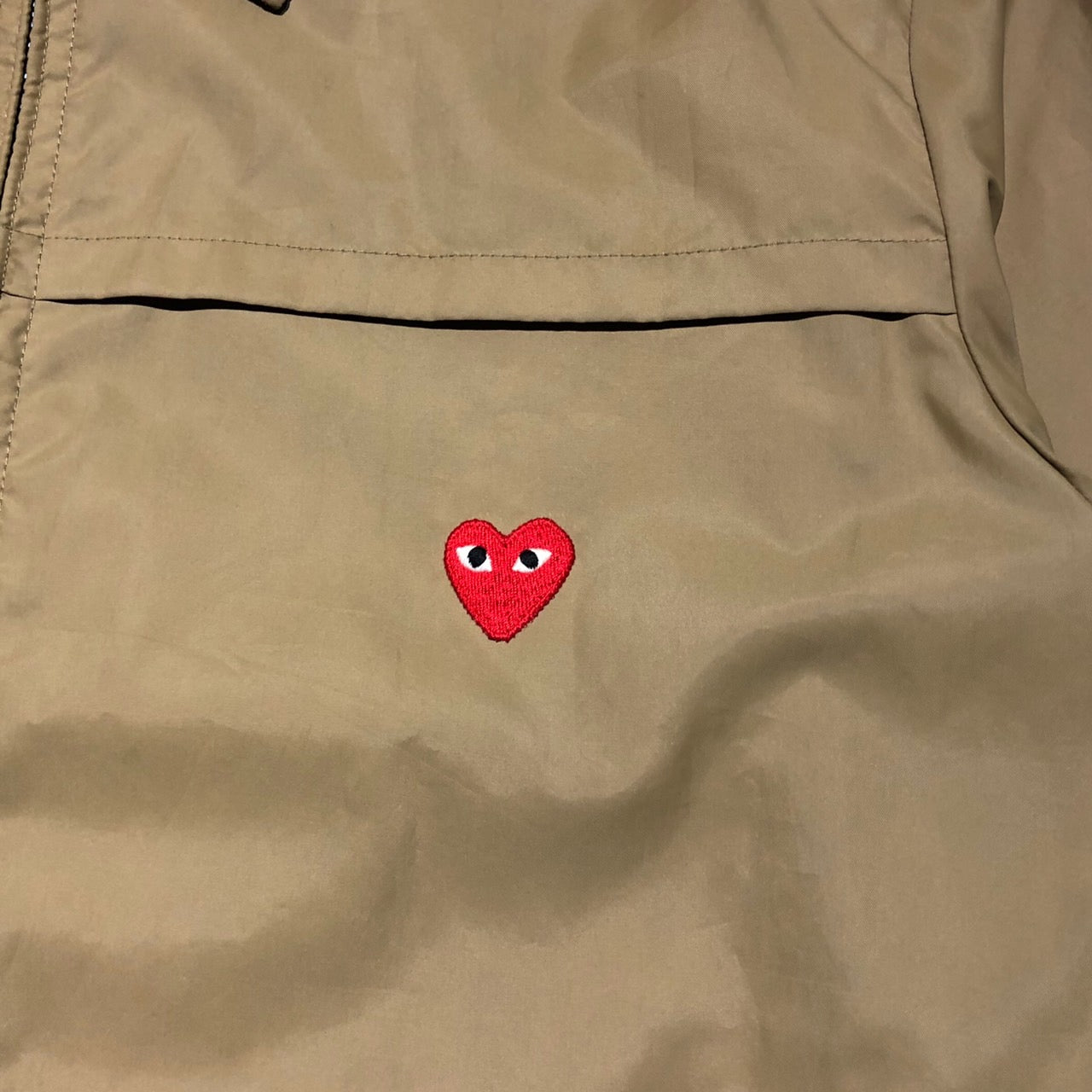 PLAY COMME des GARCONS(プレイコムデギャルソン) 05ssハートロゴナイロンジャケット AZ-J001 M ベージュ AD2004