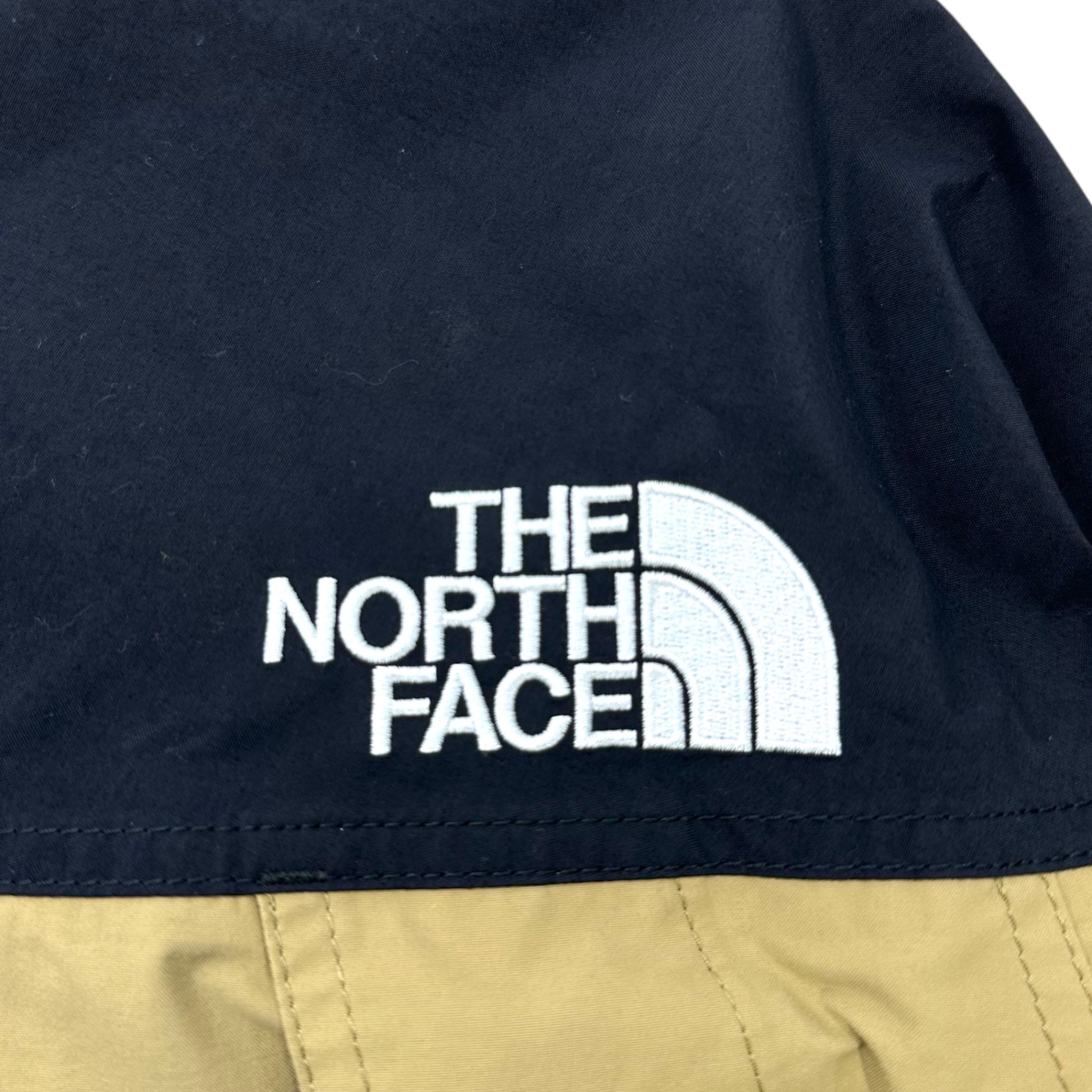 THE NORTH FACE(ノースフェイス) GORE-TEX Mountain Light Jacket ゴアテックス マウンテンライト ジャケット NP62236 XL ベージュ×ブラック