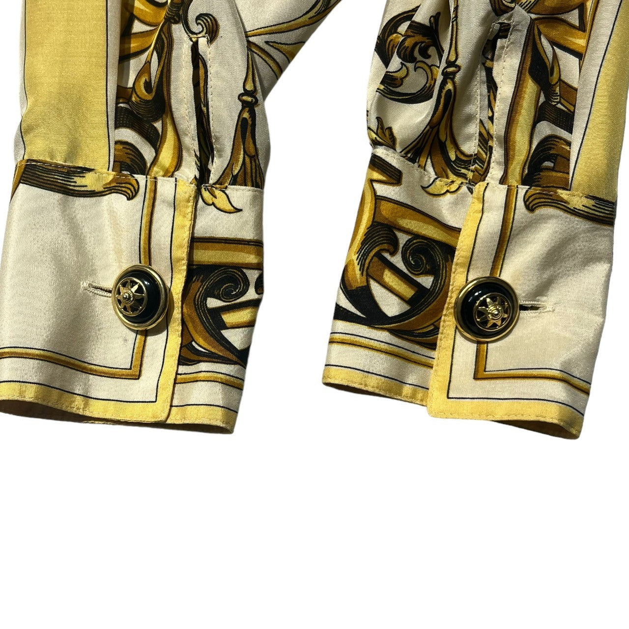 GIANNI VERSACE(ジャンニヴェルサーチ) 90’s scarf silk shirt 金ボタンスカーフ柄比翼シルクシャツ 40(Lサイズ程度) アイボリー×ゴールド 総柄/シルク100%