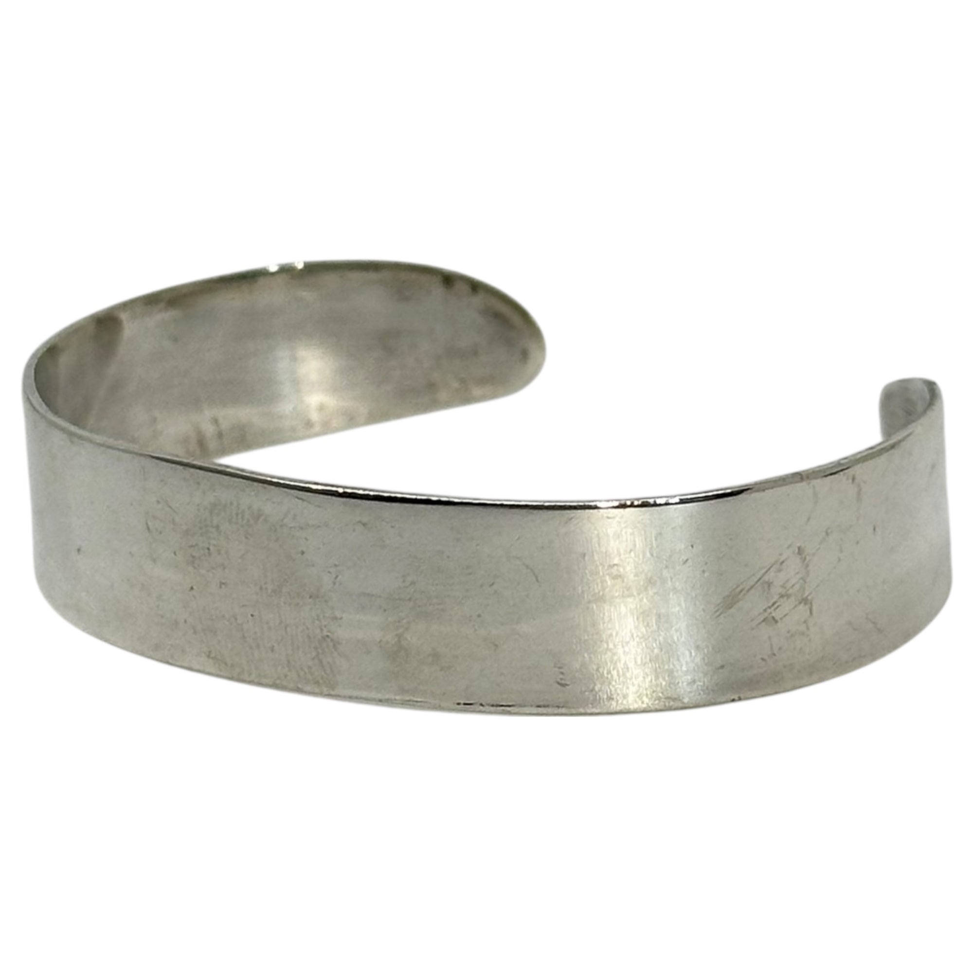 Indian Jewelry(インディアンジュエリー) "Ericka Nicolas Begay" Sterling Silver Plain Bangle ”エリッカ ニコラス ビゲイ 作” 平内ち バングル シルバー