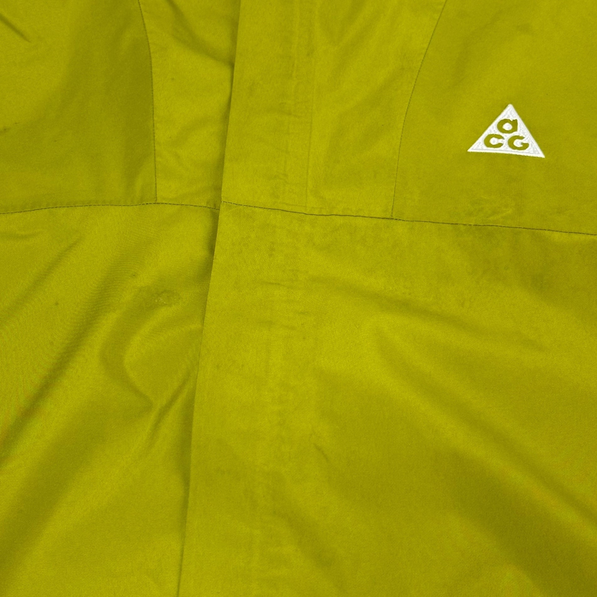 NIKE ACG(ナイキエーシージー) Storm Fit CASCADE RAIN JKT マウンテンパーカー DV9416-390 M イエロー ナイロン ジャケット