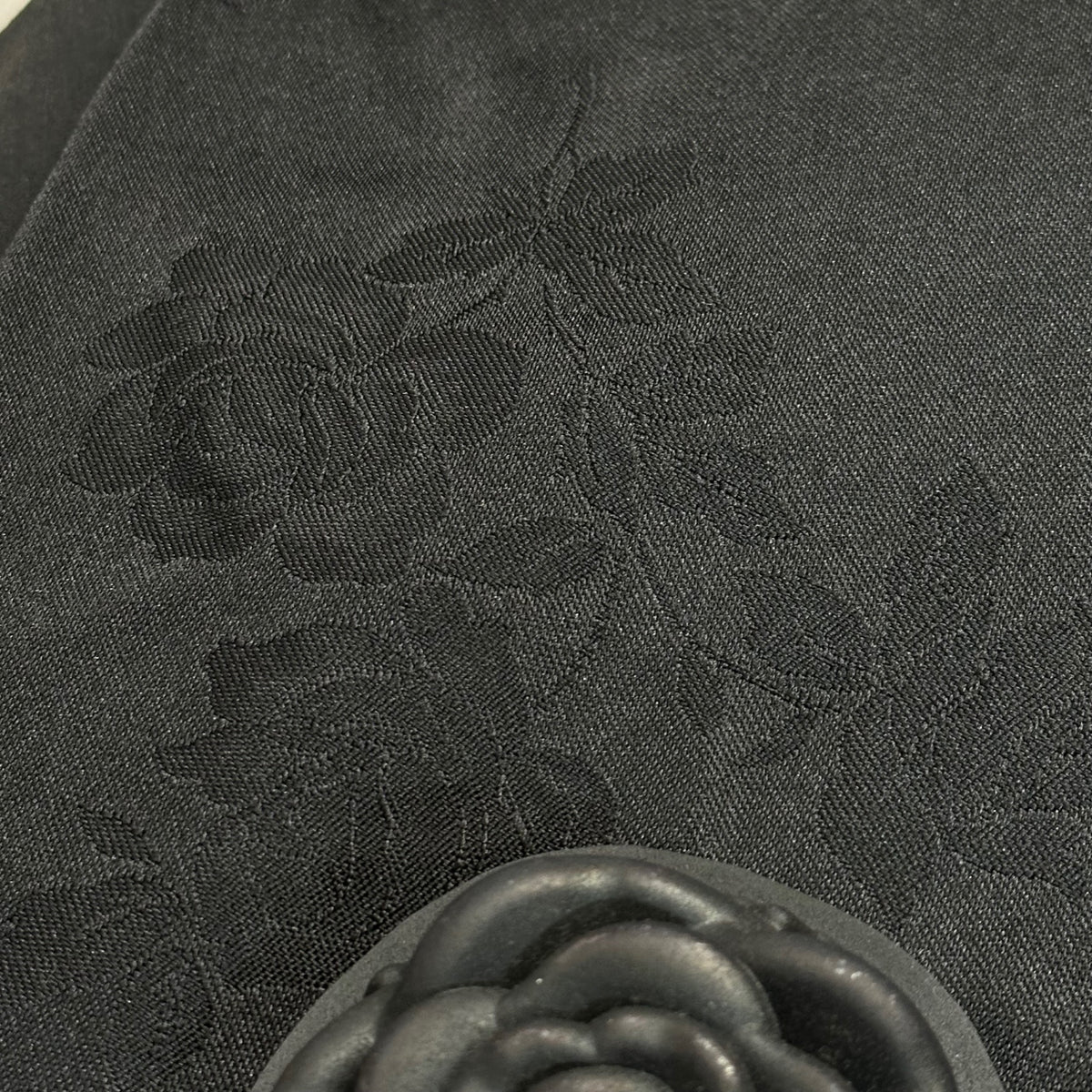 BLACK COMME des GARCONS(ブラックコムデギャルソン) 2017AW Rubber Rose-Embellished Poly 3-Button Jacket ラバー 薔薇 装飾 ポリ 3ボタン ジャケット 1T-J013 XL ブラック AD2017