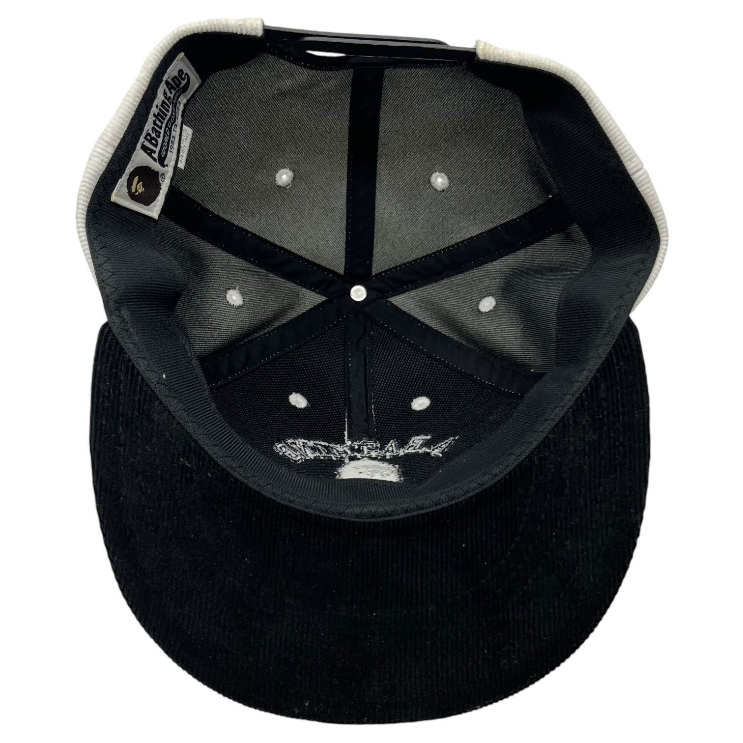 A BATHING APE(アベイシングエイプ) Corduroy College Snapback Cap カレッジ スナップバック キャップ 001CPJ801008M ホワイト×ブラック ロゴ バイカラー